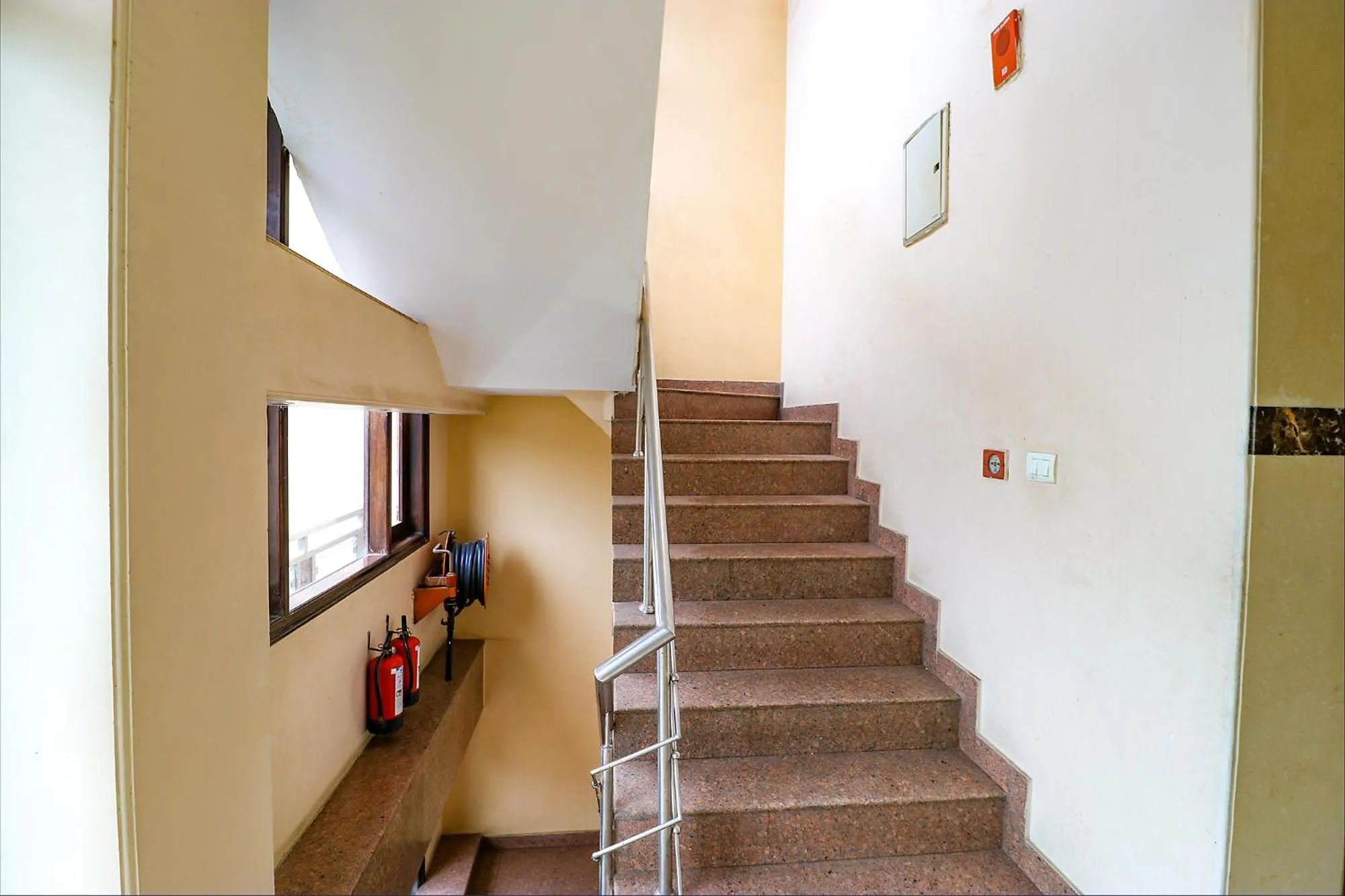 Lobby or reception in FabExpress Llyod Residency