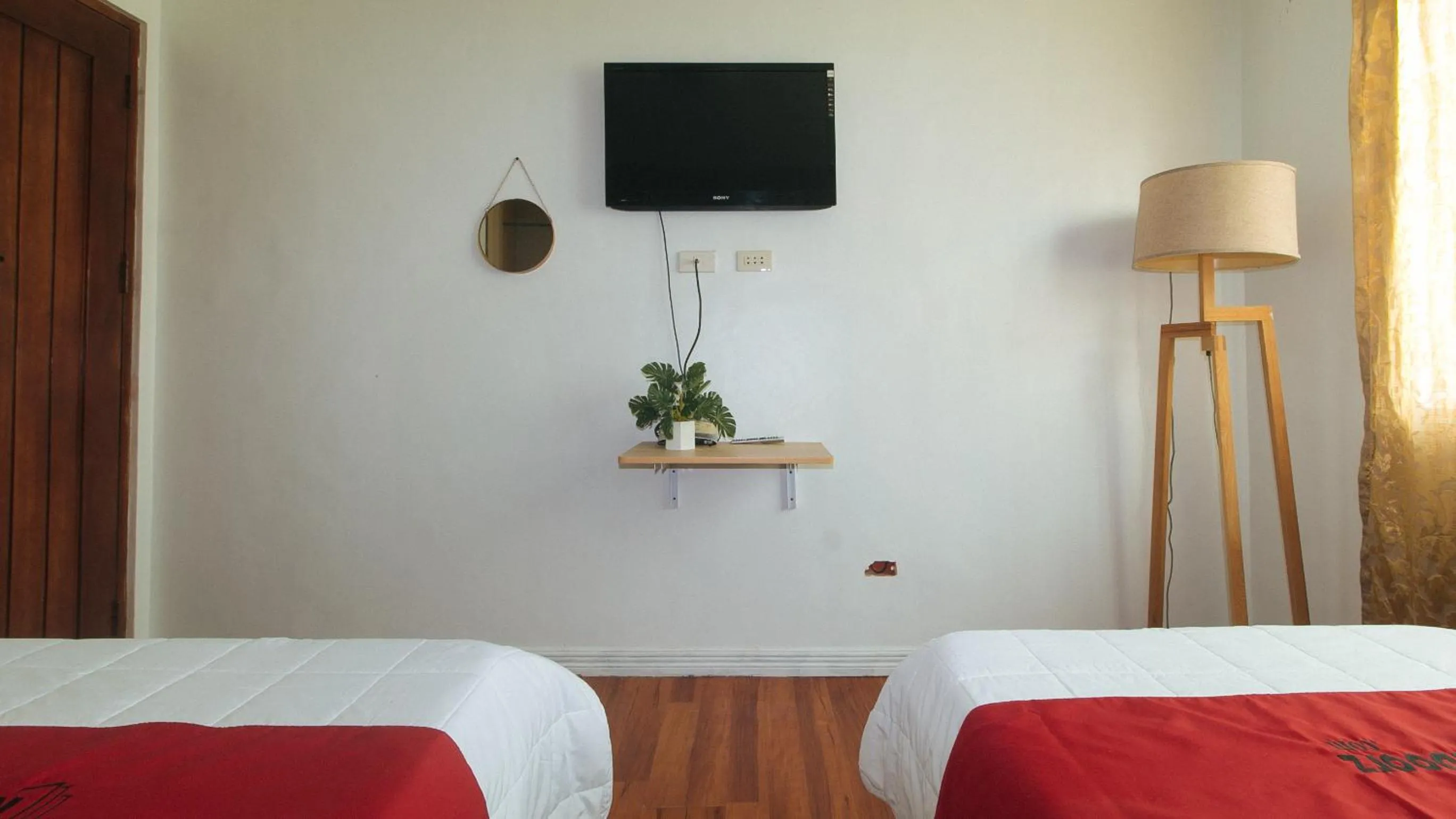 Bed in RedDoorz Hostel @ St. Paul Village LapuLapu