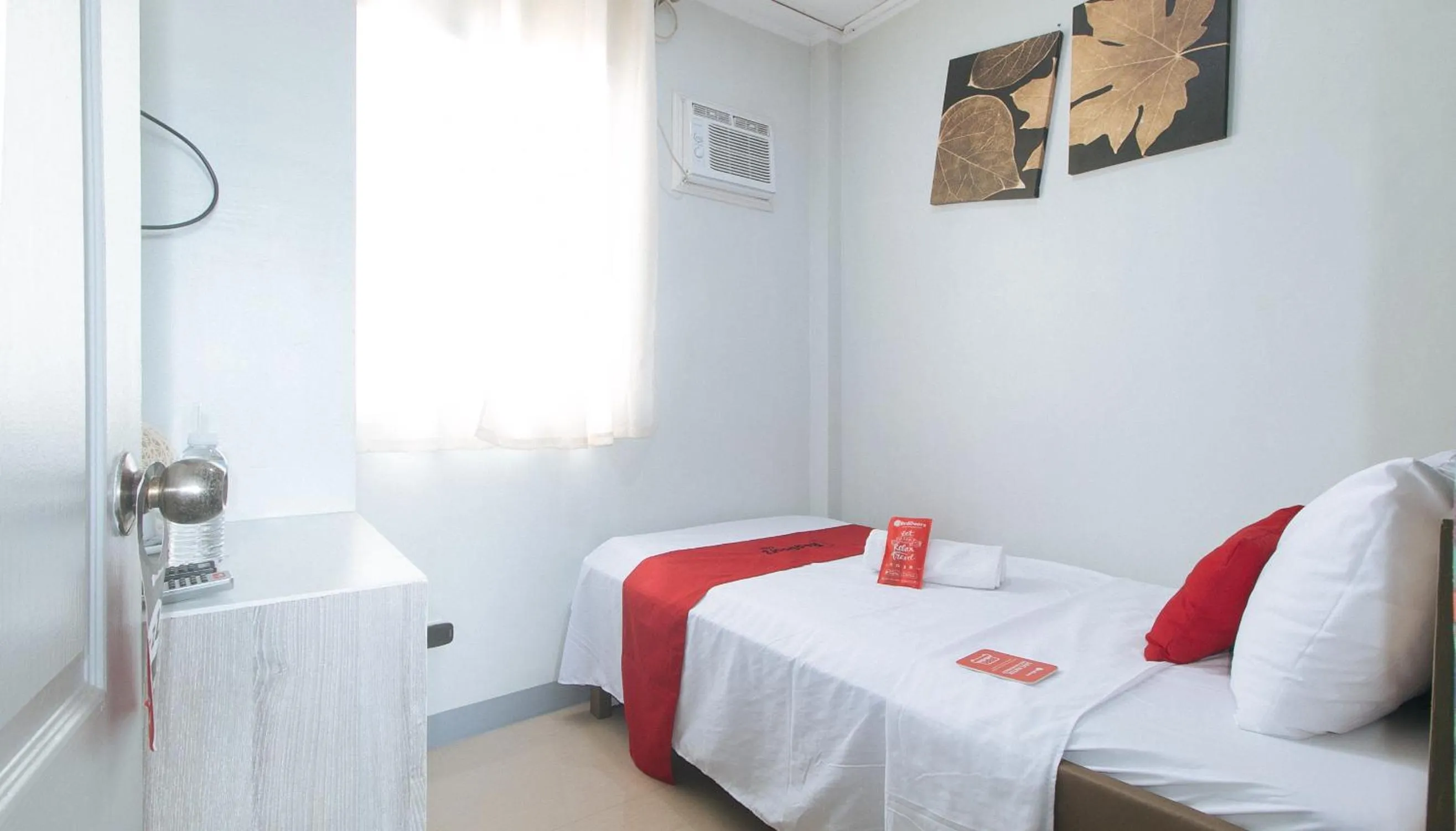 Bathroom, Bed in RedDoorz Hostel @ St. Paul Village LapuLapu