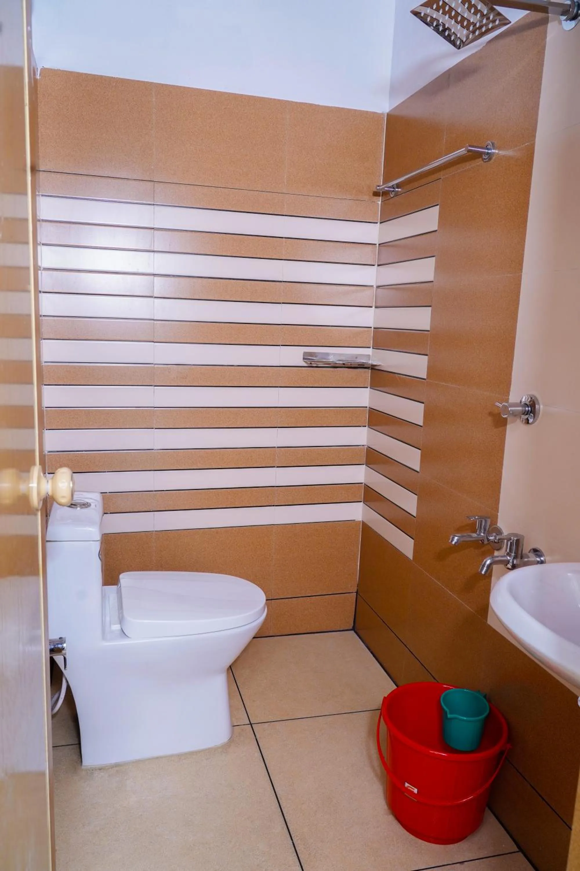 Bathroom in THEKKUMPURAM RESIDENCY