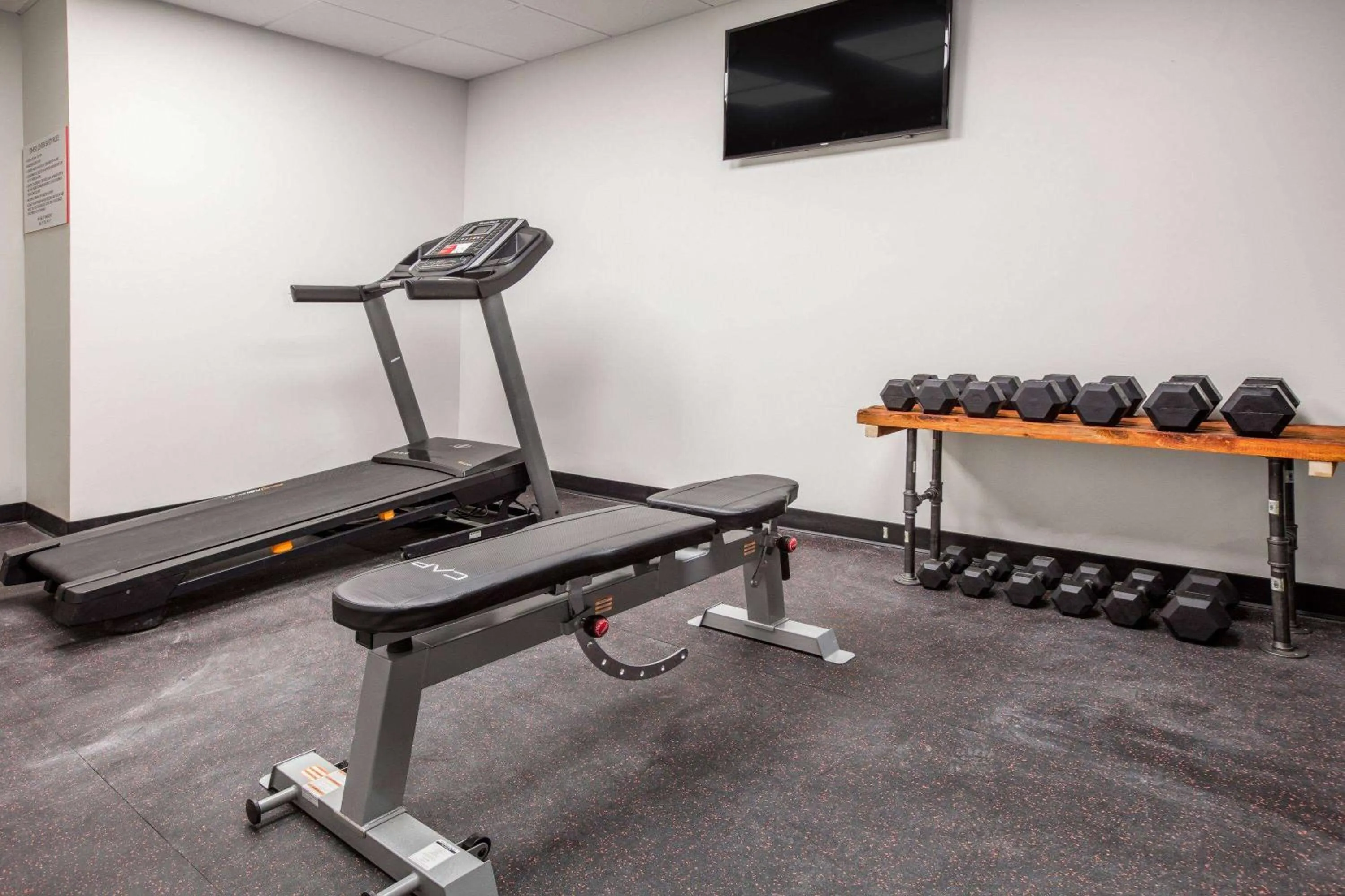 Fitness centre/facilities in Ramada by Wyndham Austin South