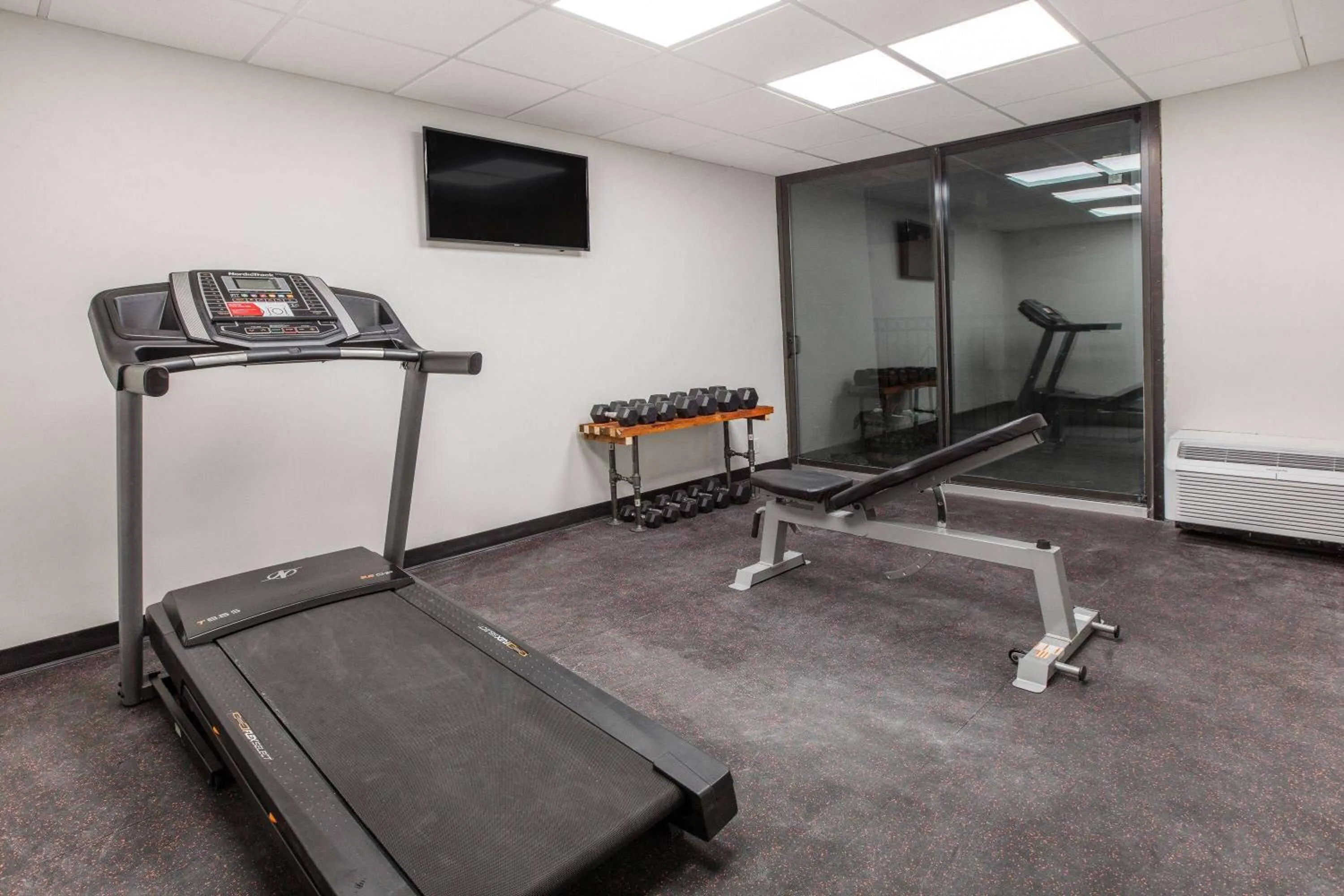 Fitness centre/facilities in Ramada by Wyndham Austin South