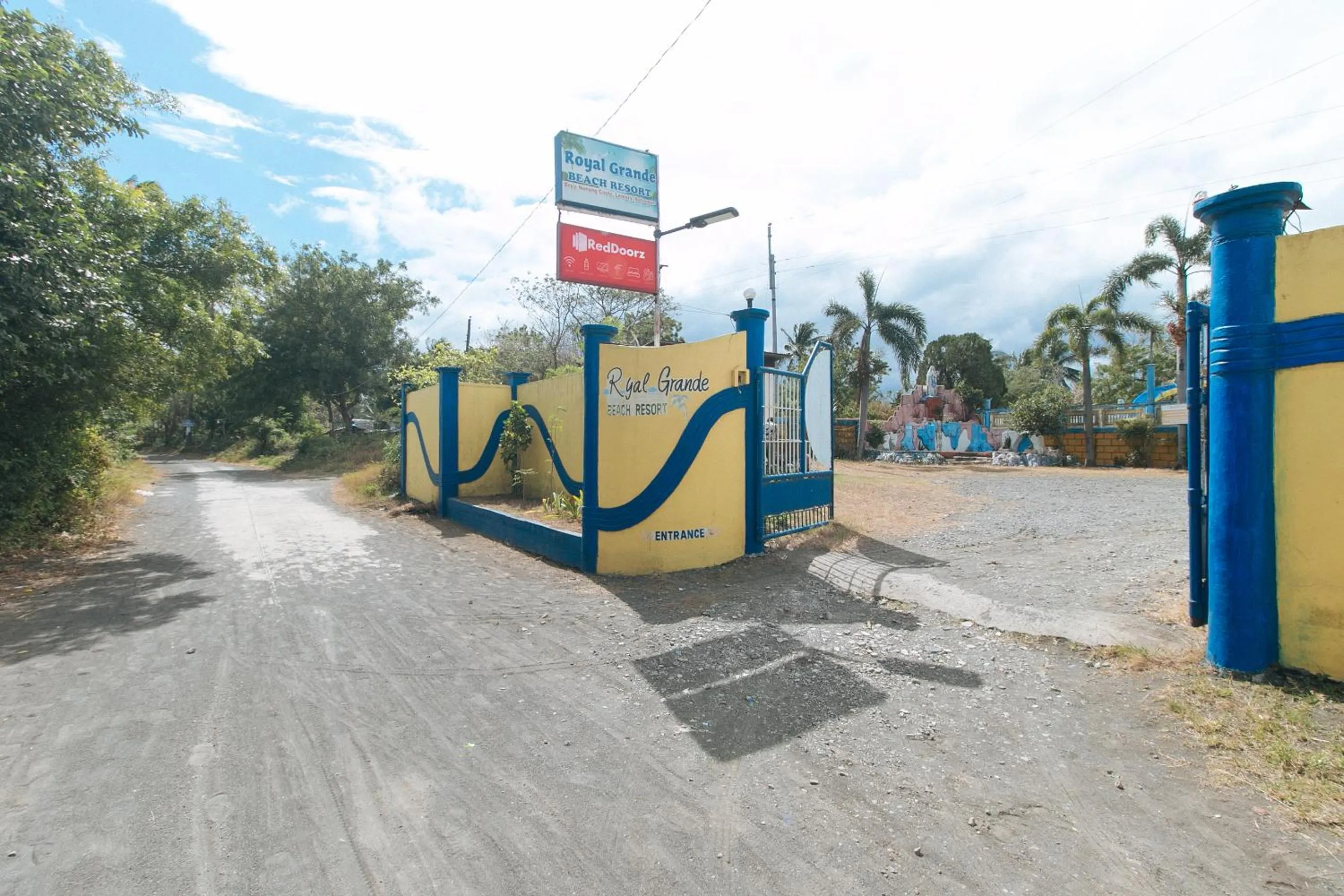 Property building in RedDoorz at Royal Grande Beach Resort Batangas