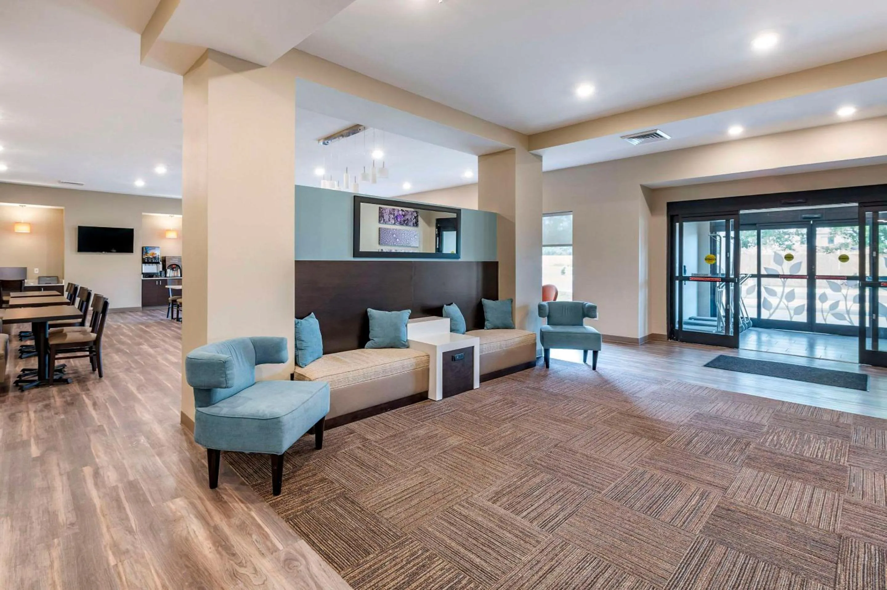 Lobby or reception in MainStay Suites Georgetown Lexington North