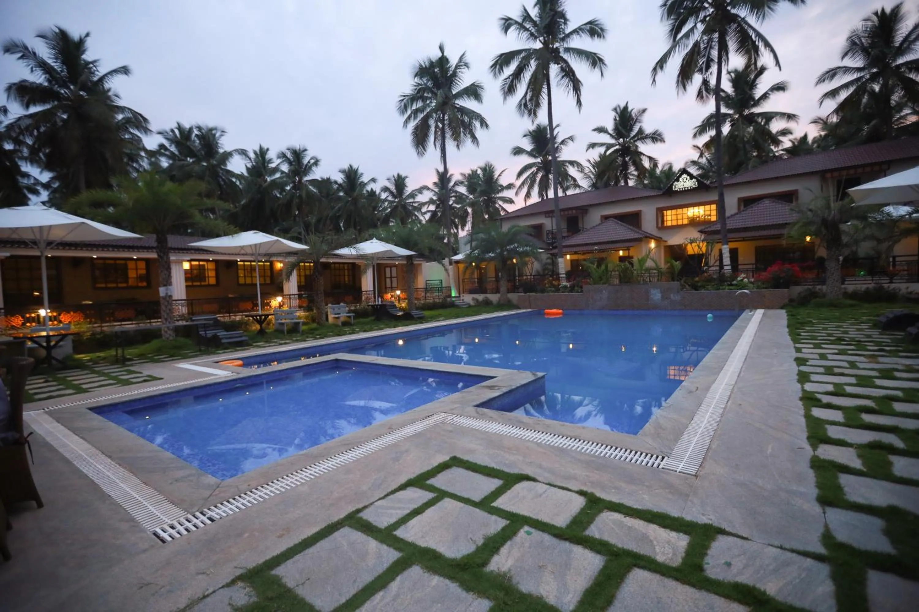 Swimming pool in Royal Destiny Resort