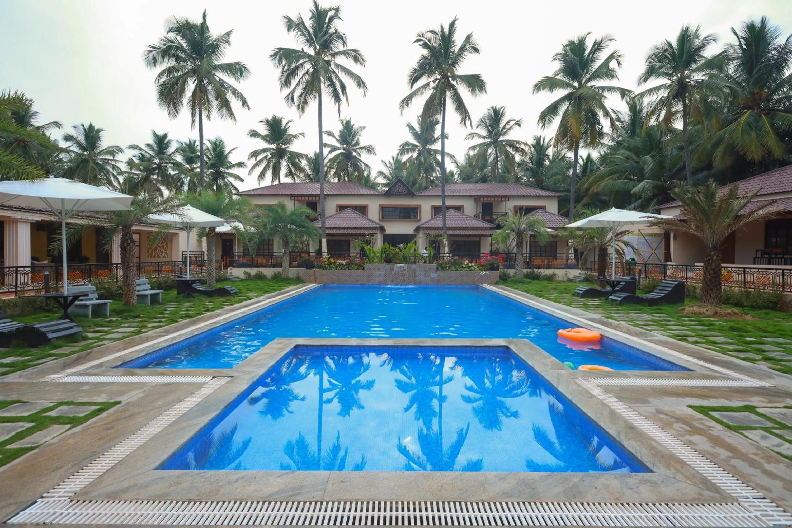 Swimming pool in Royal Destiny Resort