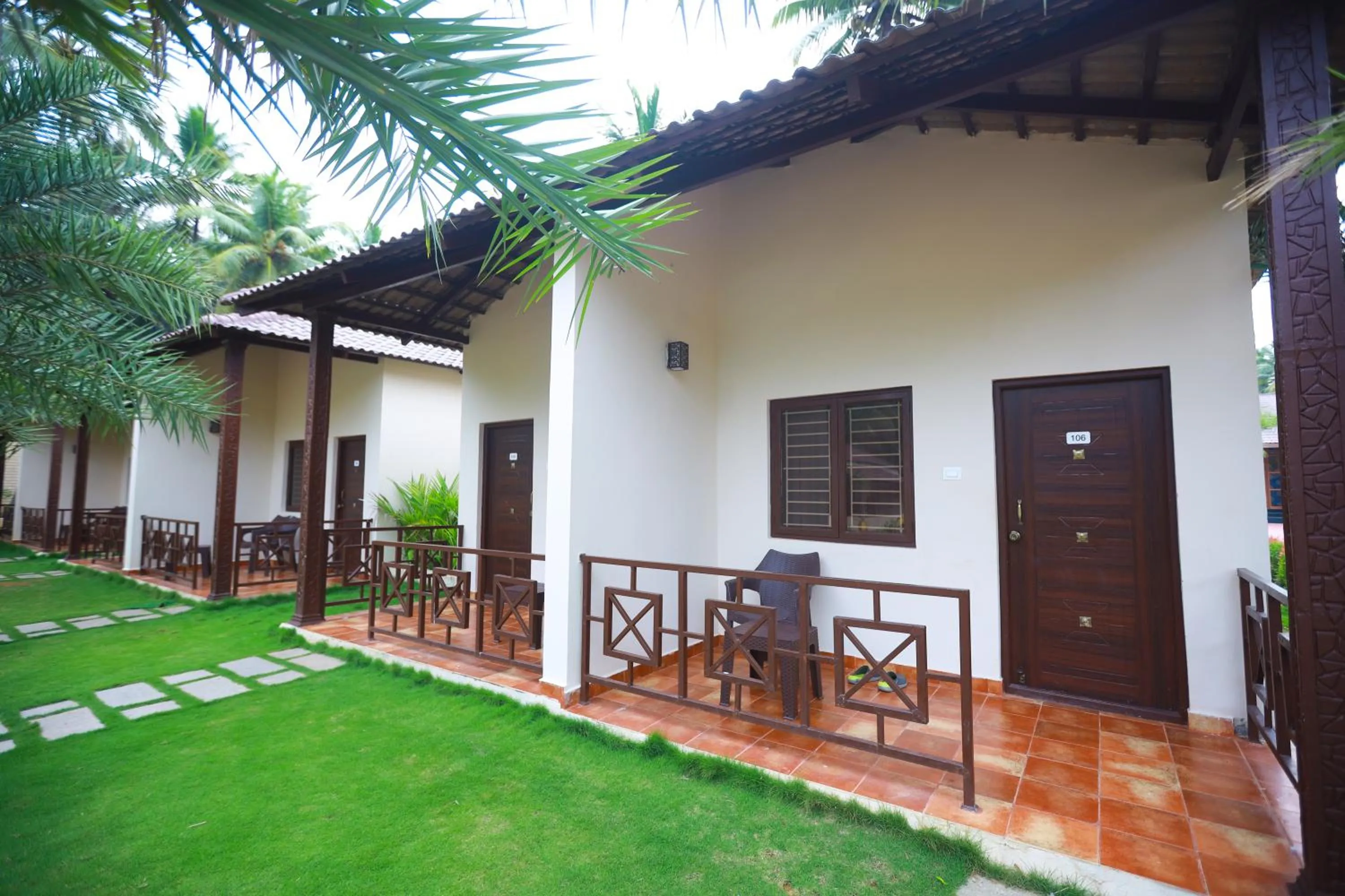 Facade/entrance in Royal Destiny Resort