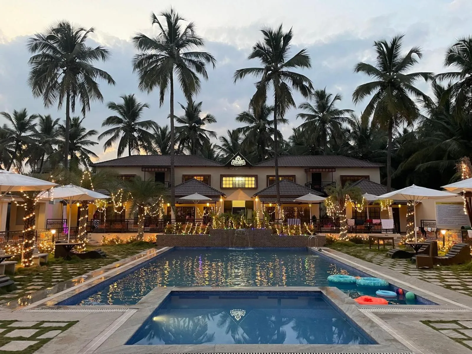 Swimming pool in Royal Destiny Resort