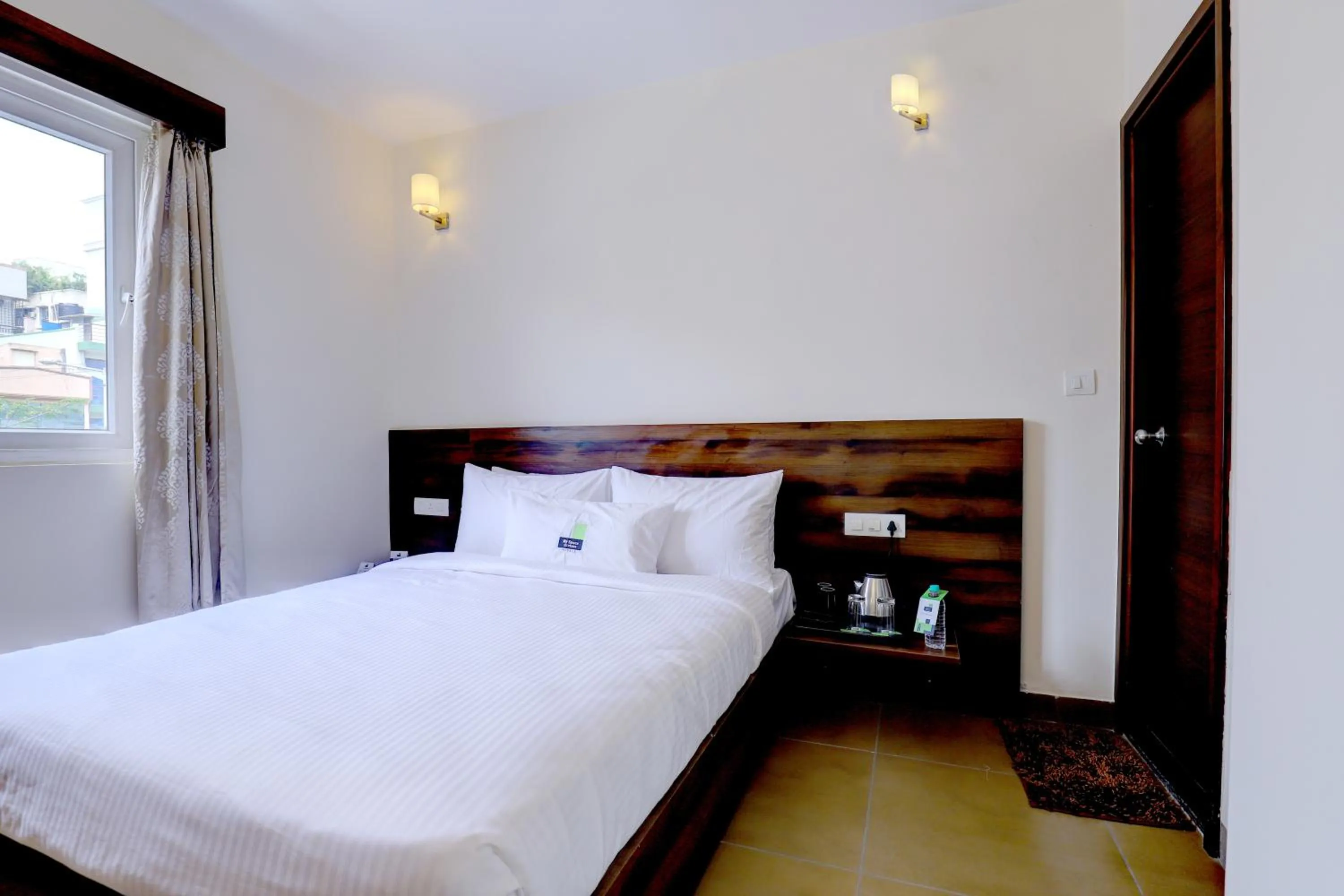 Bed in MySpace Express GD Inn