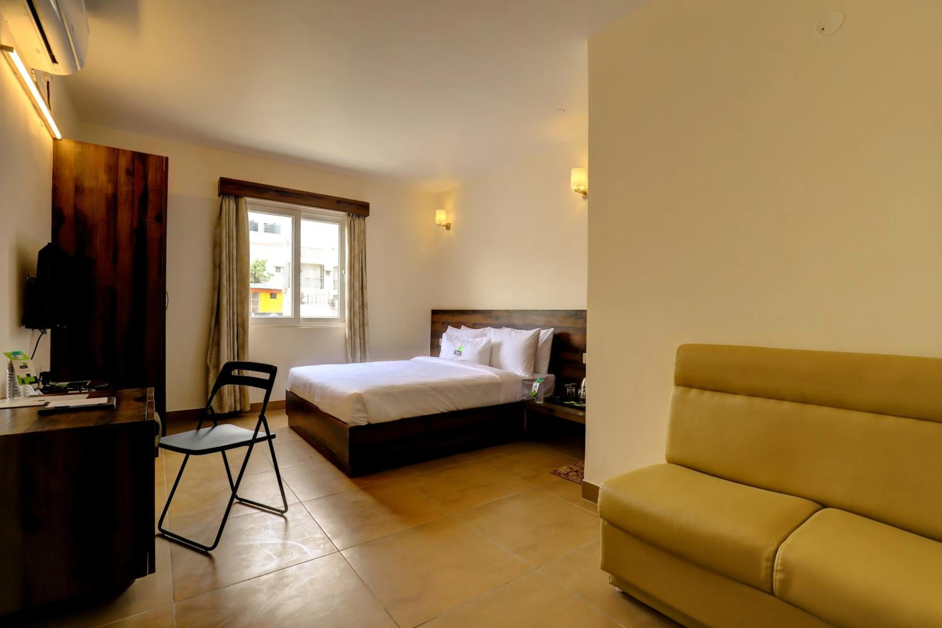 Bed in MySpace Express GD Inn