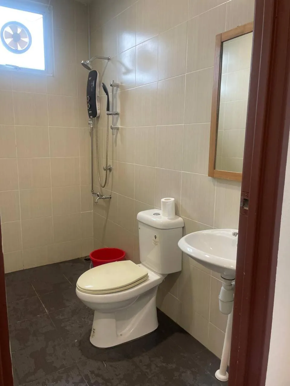 Bathroom in CA Homestay