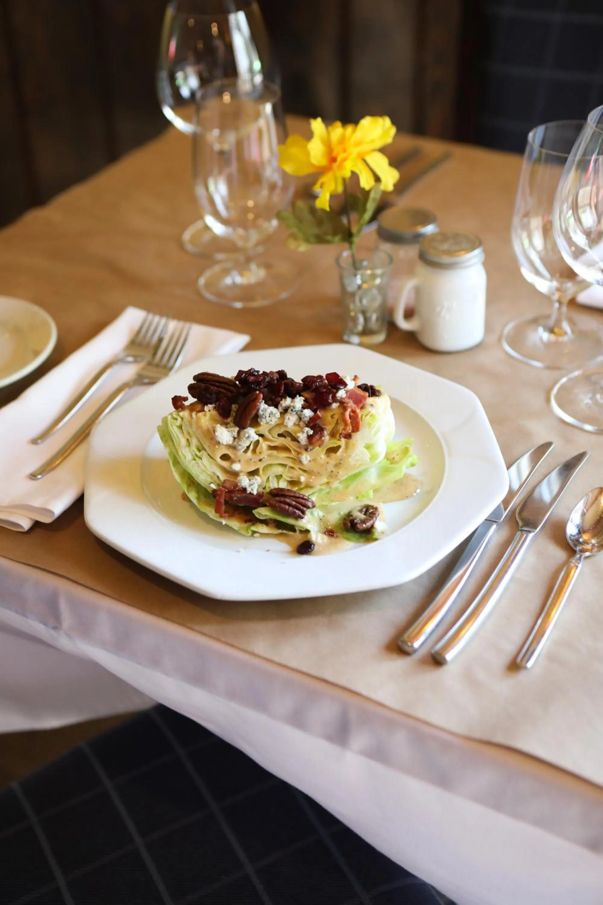 Restaurant/places to eat in Kandahar Lodge at Whitefish Mountain Resort