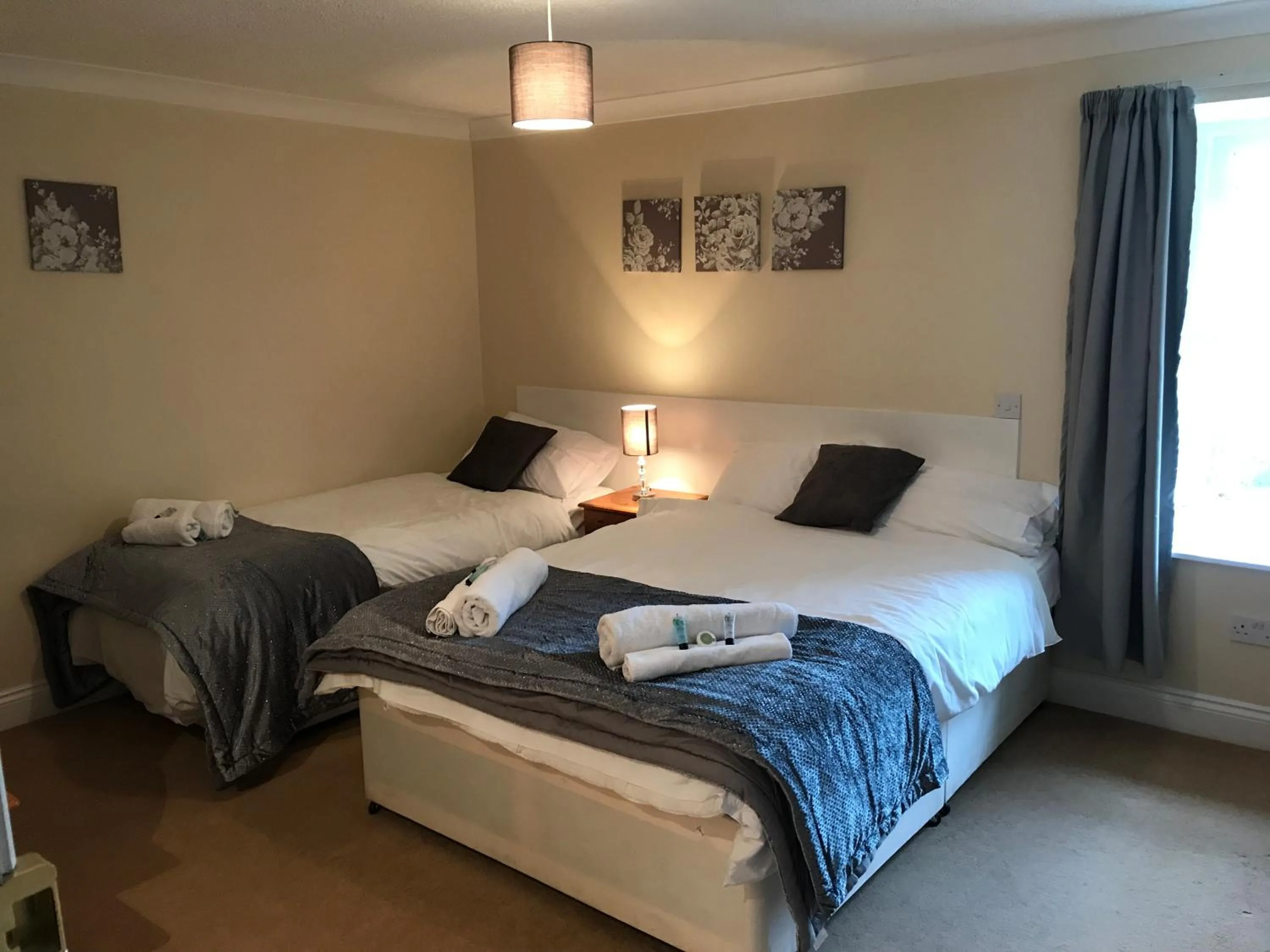 Bedroom, Bed in The Maxwell Arms Hotel