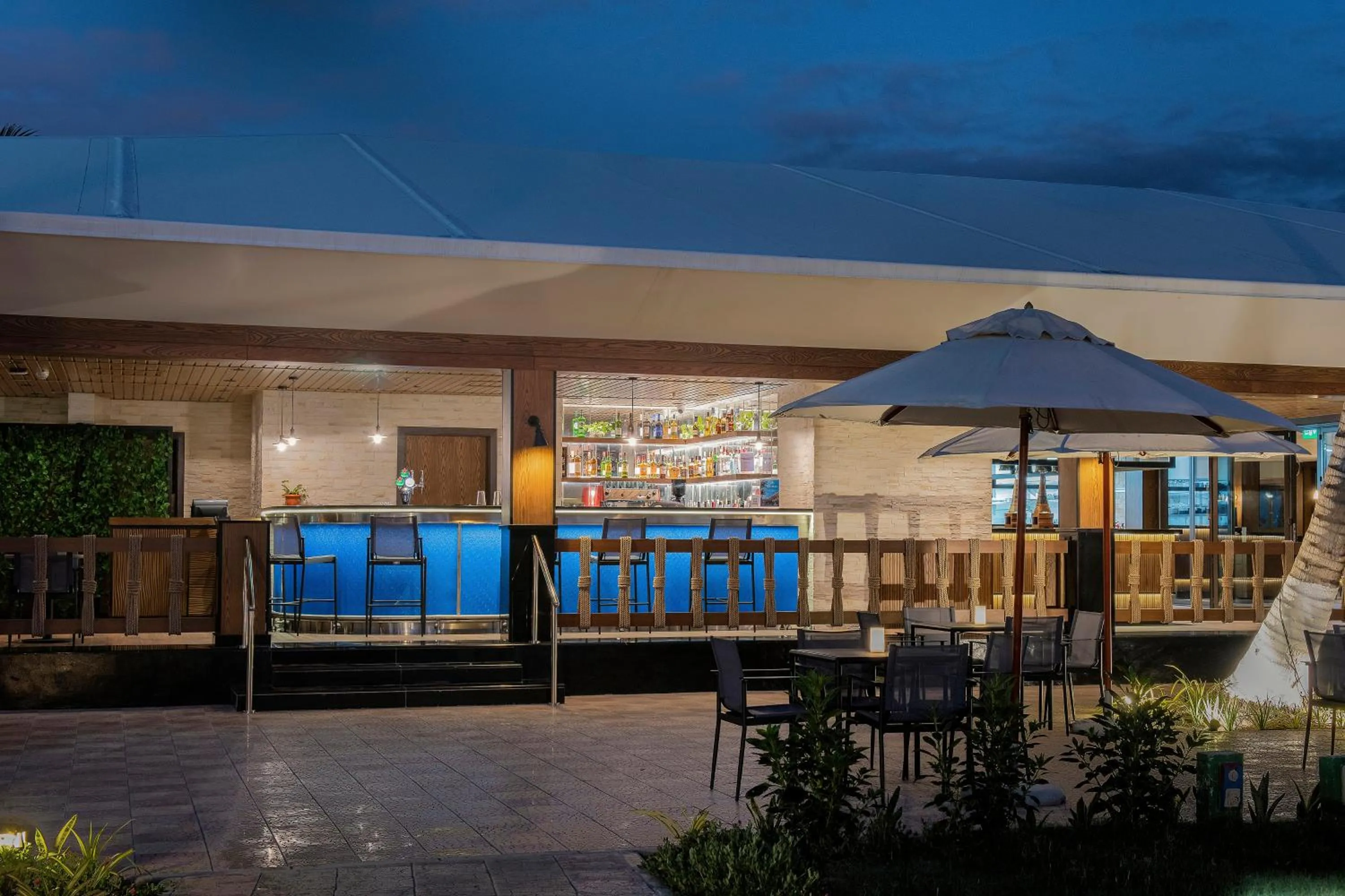 Lounge or bar in Hilton Salalah Resort