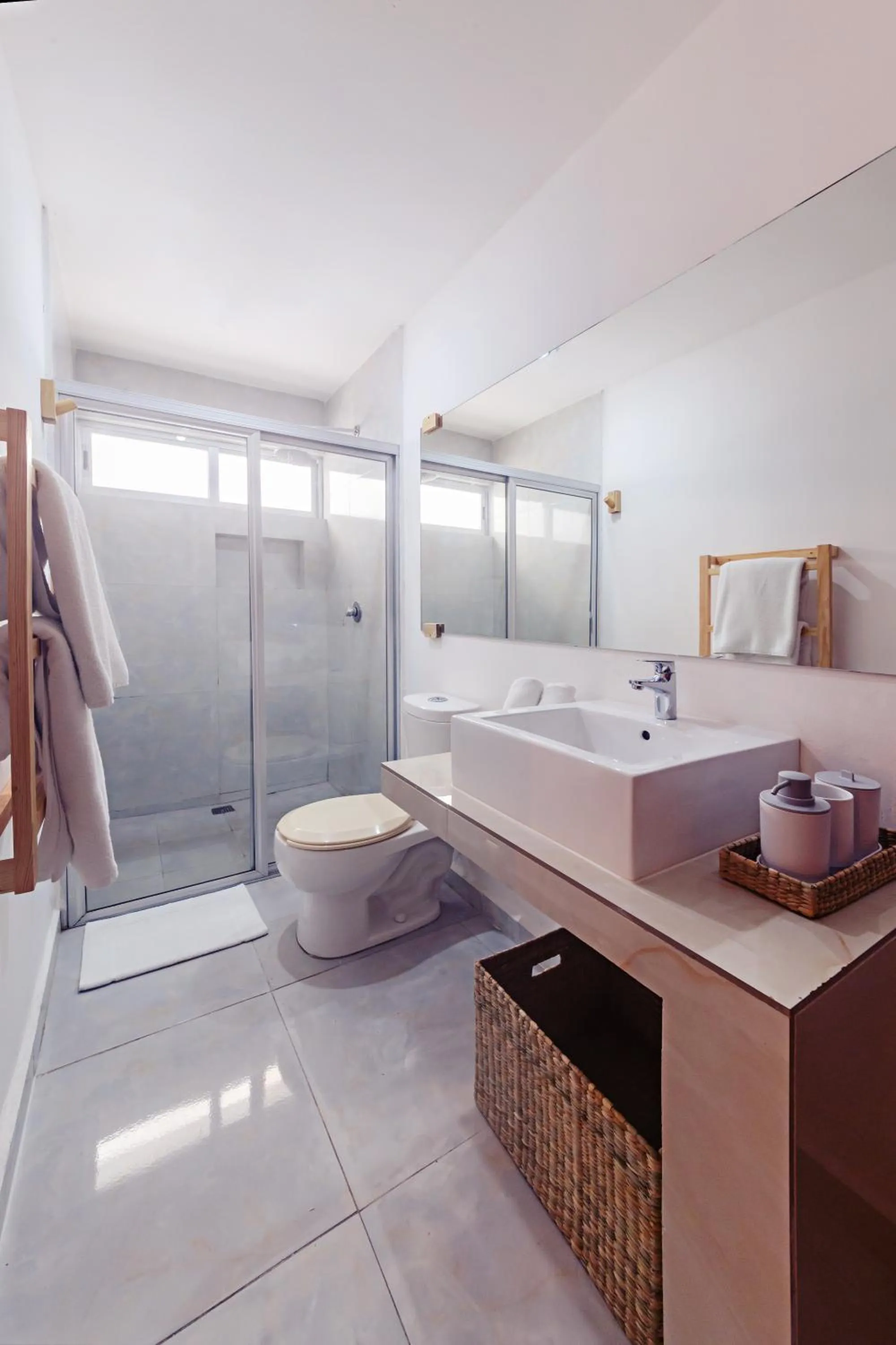 Shower in Verandah Studios