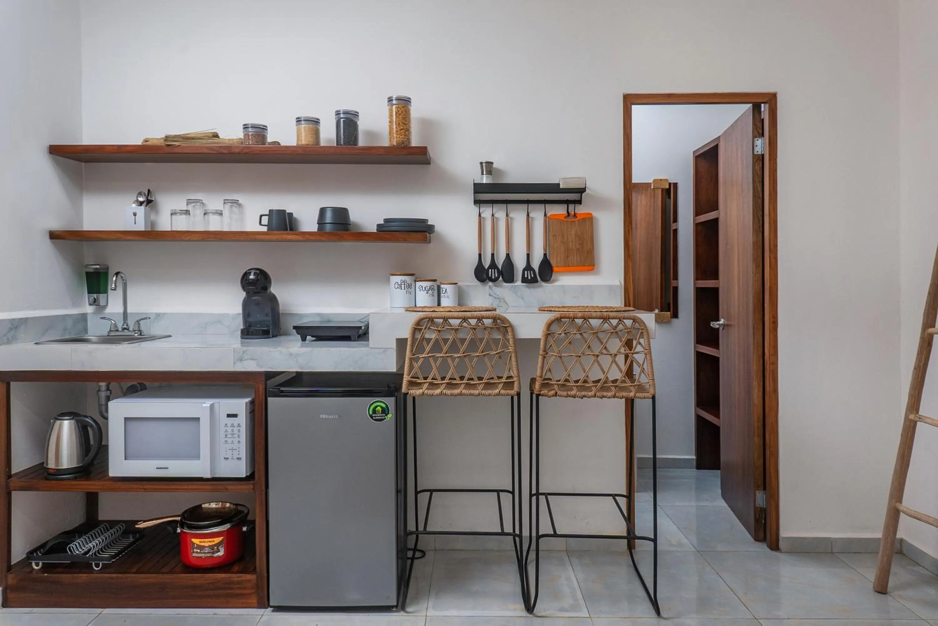 Coffee/tea facilities in Verandah Studios