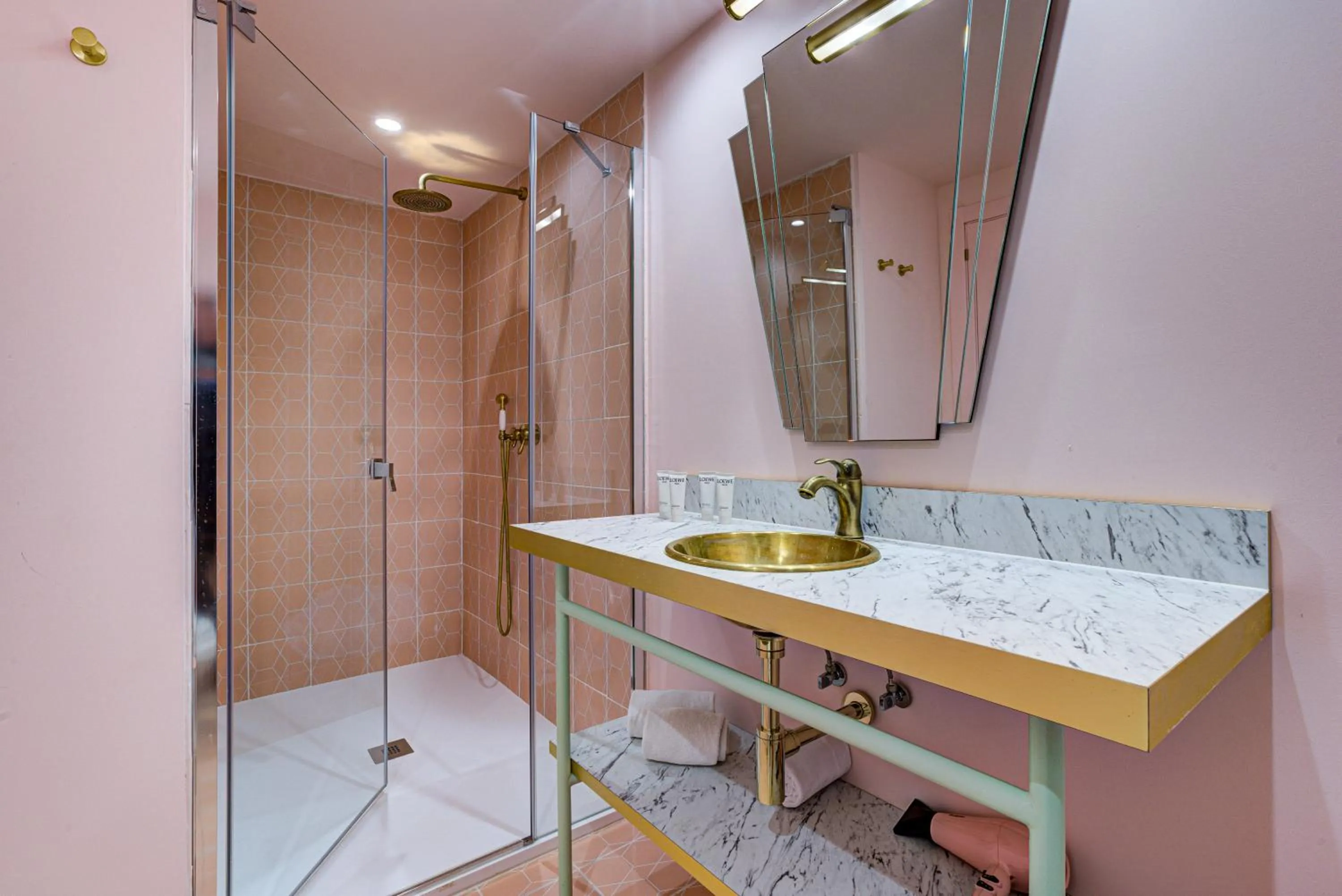 Shower in Grand Paradiso Ibiza - Adults Only