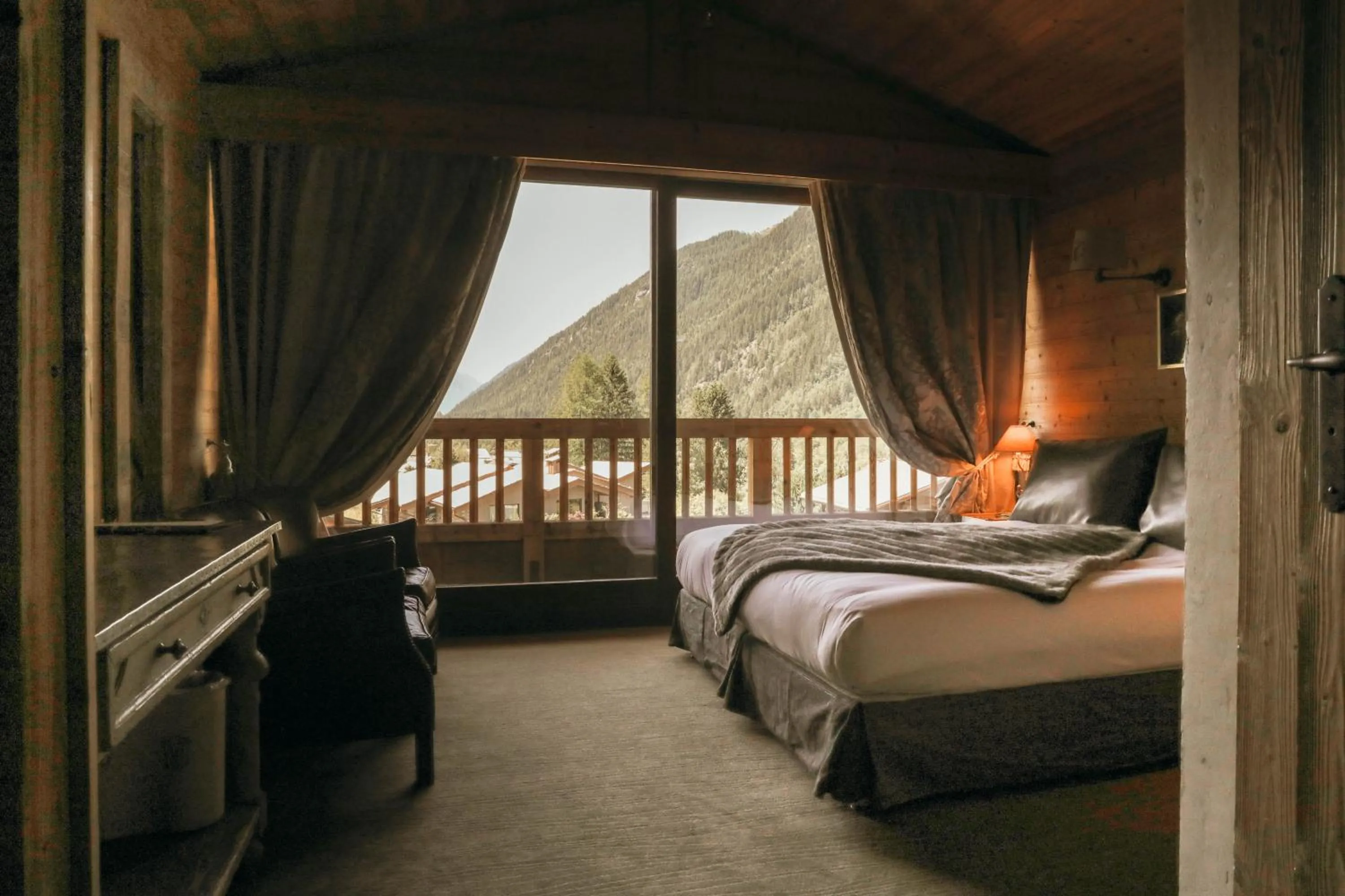 Bedroom, Bed in Les Grands Montets Hotel & Spa