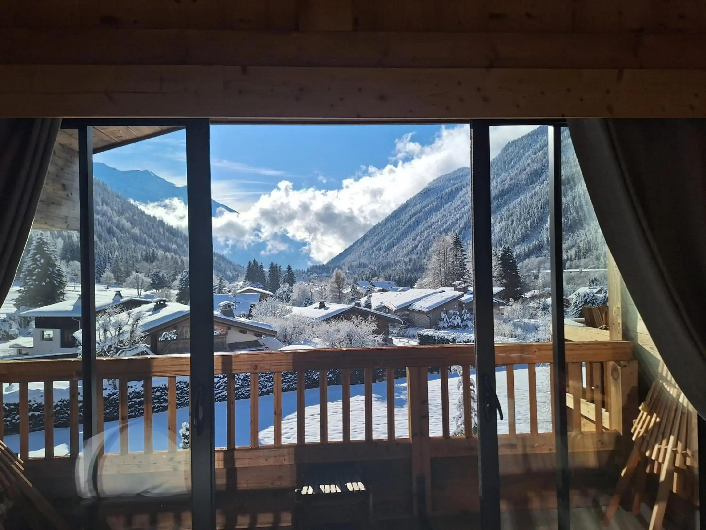 Superior room with Mont-Blanc view in Les Grands Montets Hotel & Spa Superior room with Mont-Blanc view in Les Grands Montets Hotel & Spa