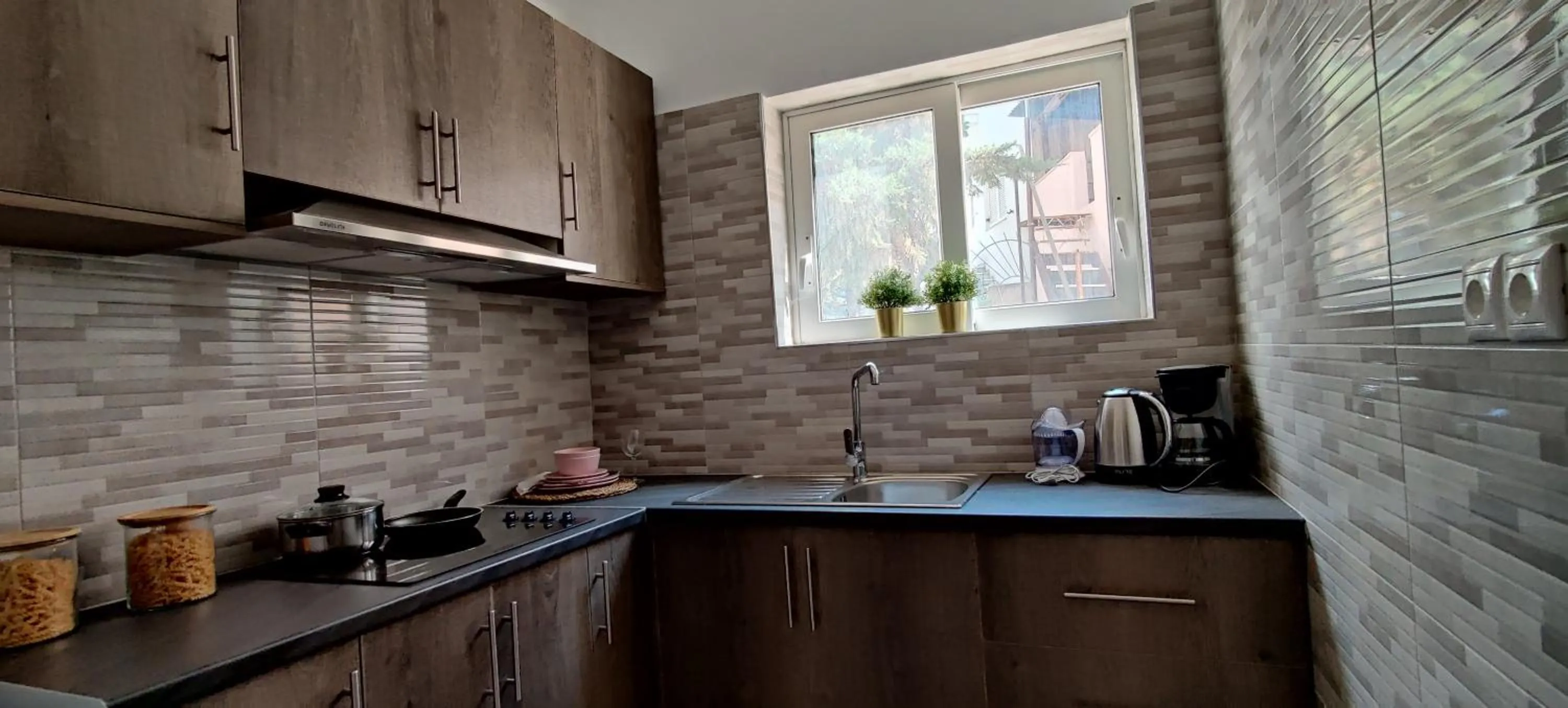 Kitchen or kitchenette in WSD Glory I Hotel Apartment