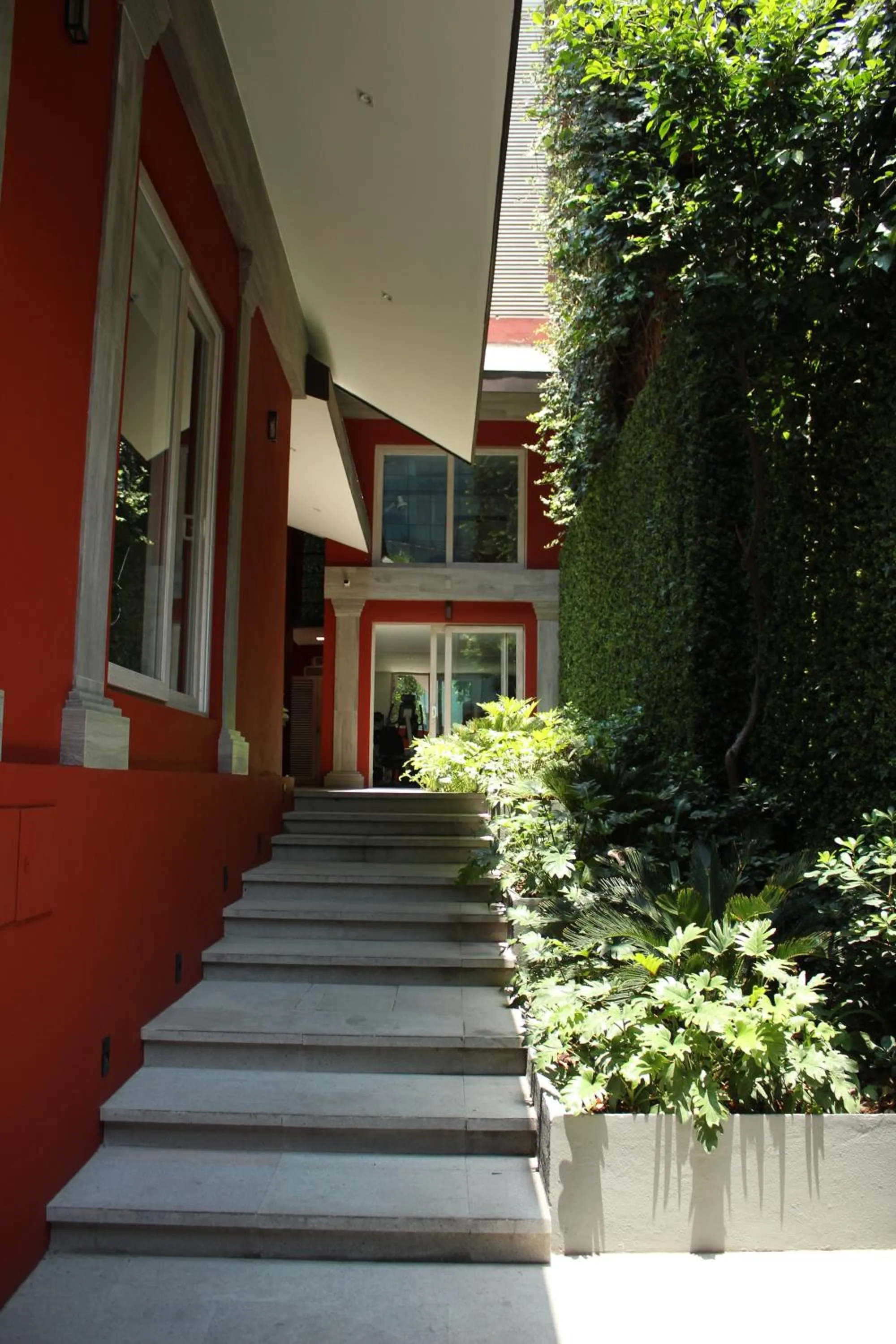 Property building in Casa Fontana Suites