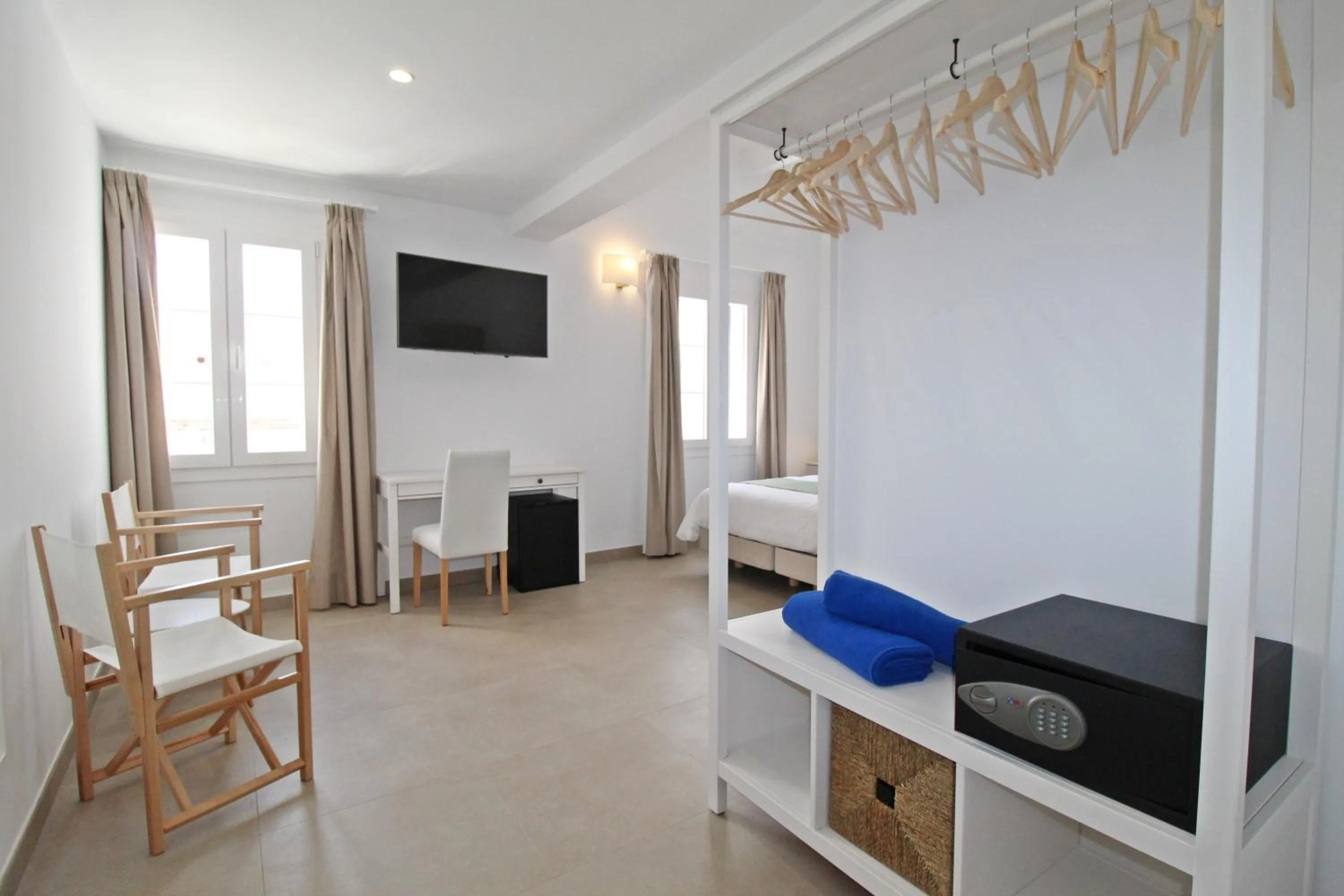 Photo of the whole room in Hotel Amano Maison Carrée