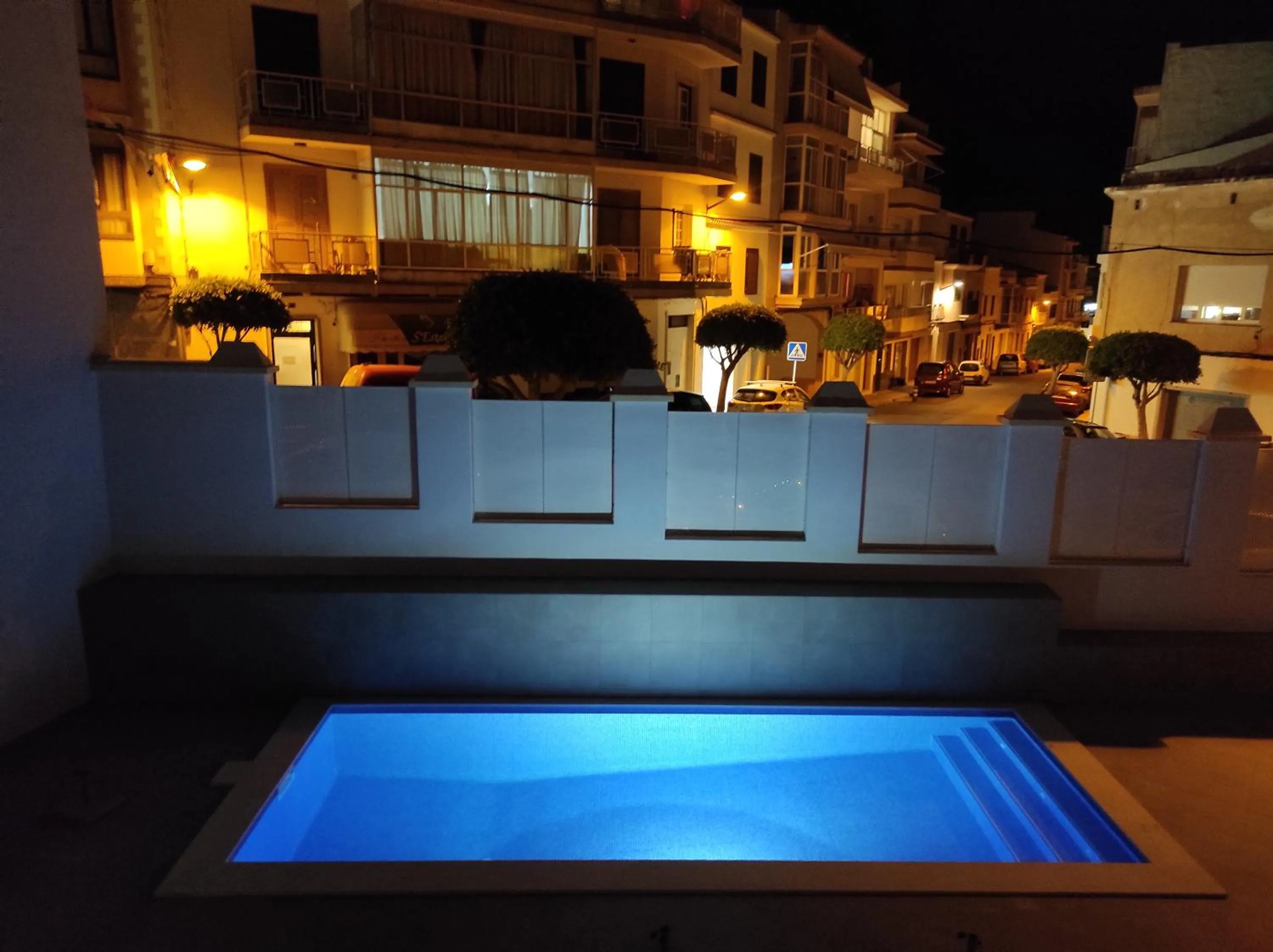 Swimming pool in Hotel Amano Maison Carrée