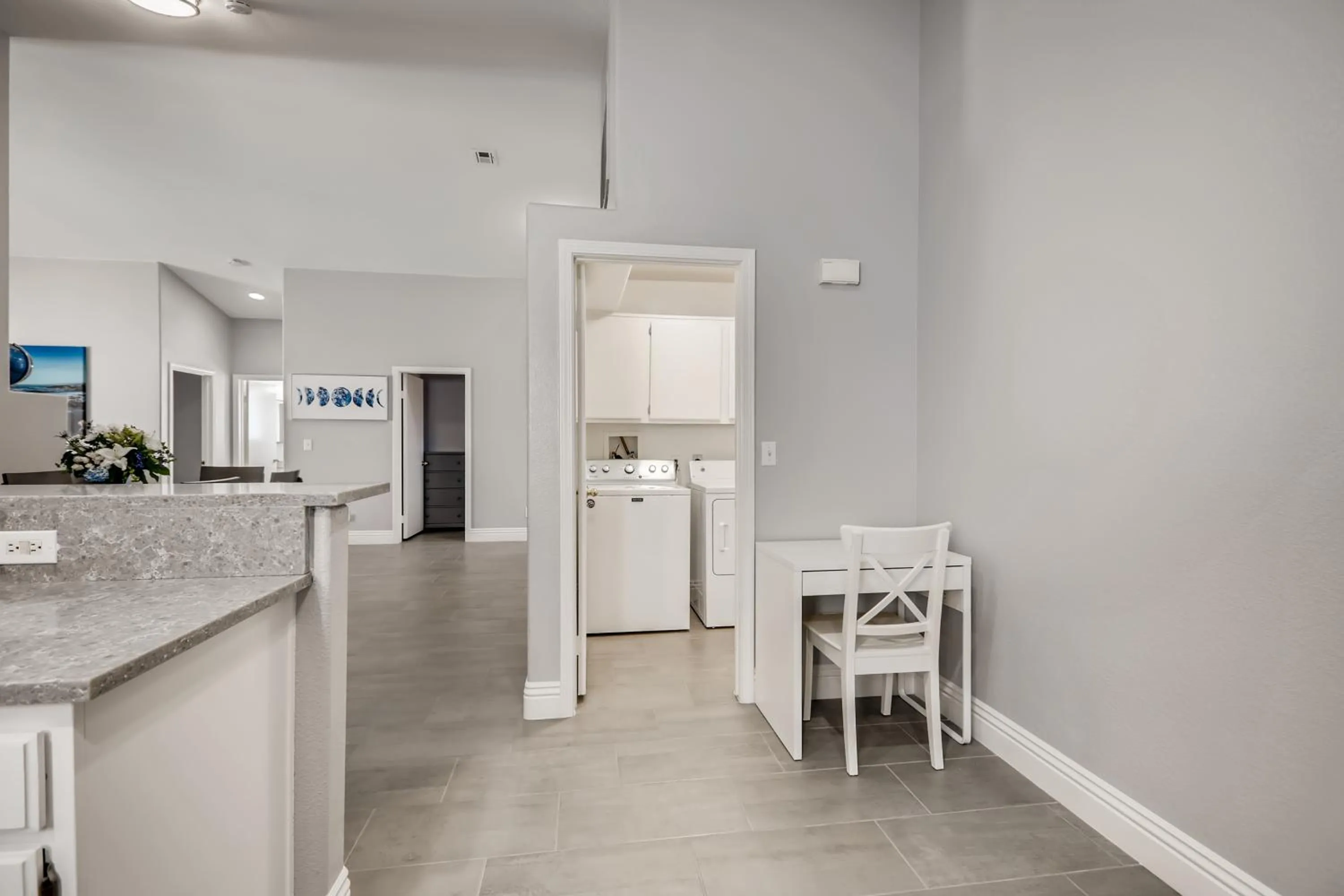 Dining area in Luxurious House With A Pool, Spa, and Patio, Sleeps 6 Comfortably