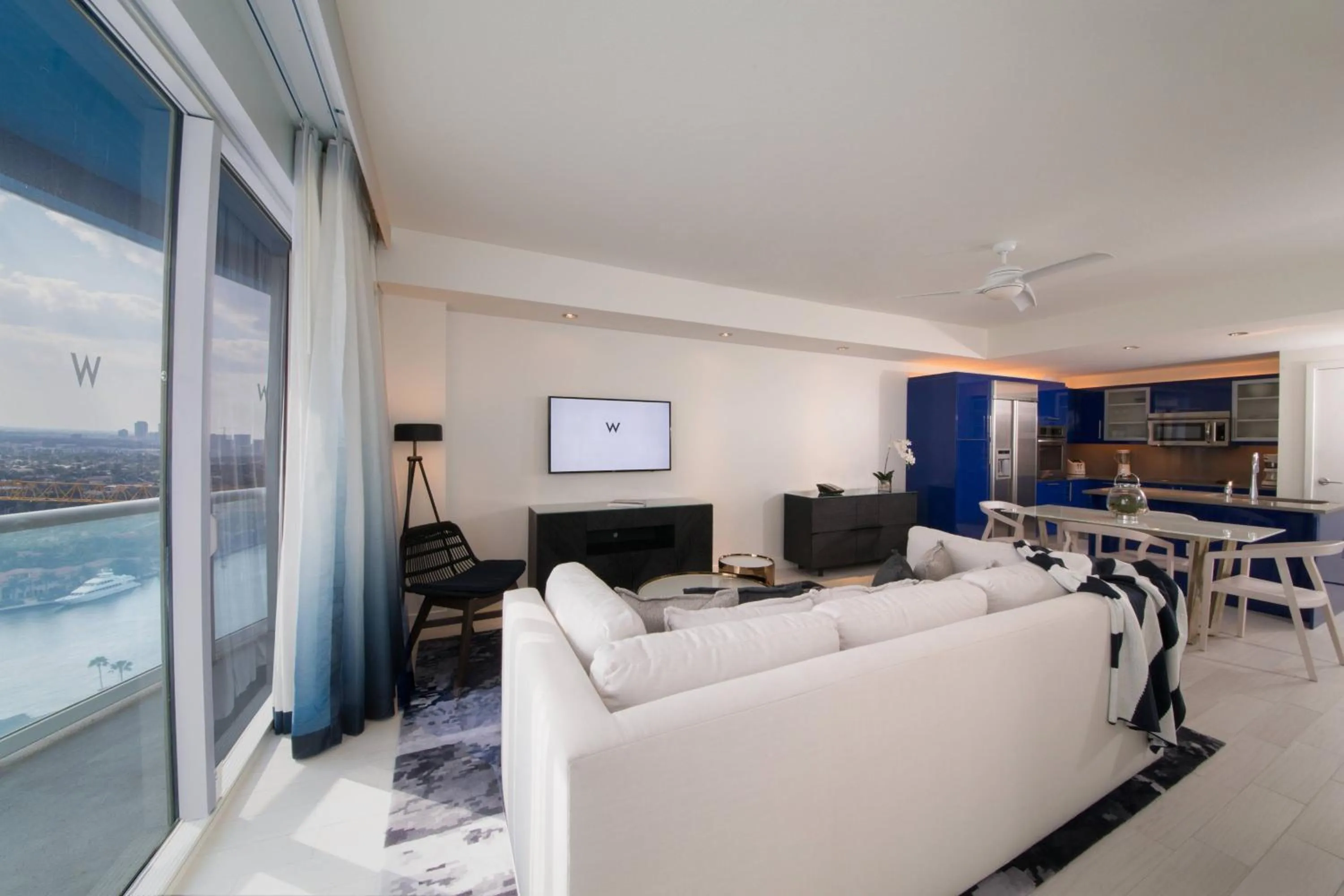 Photo of the whole room in W Fort Lauderdale