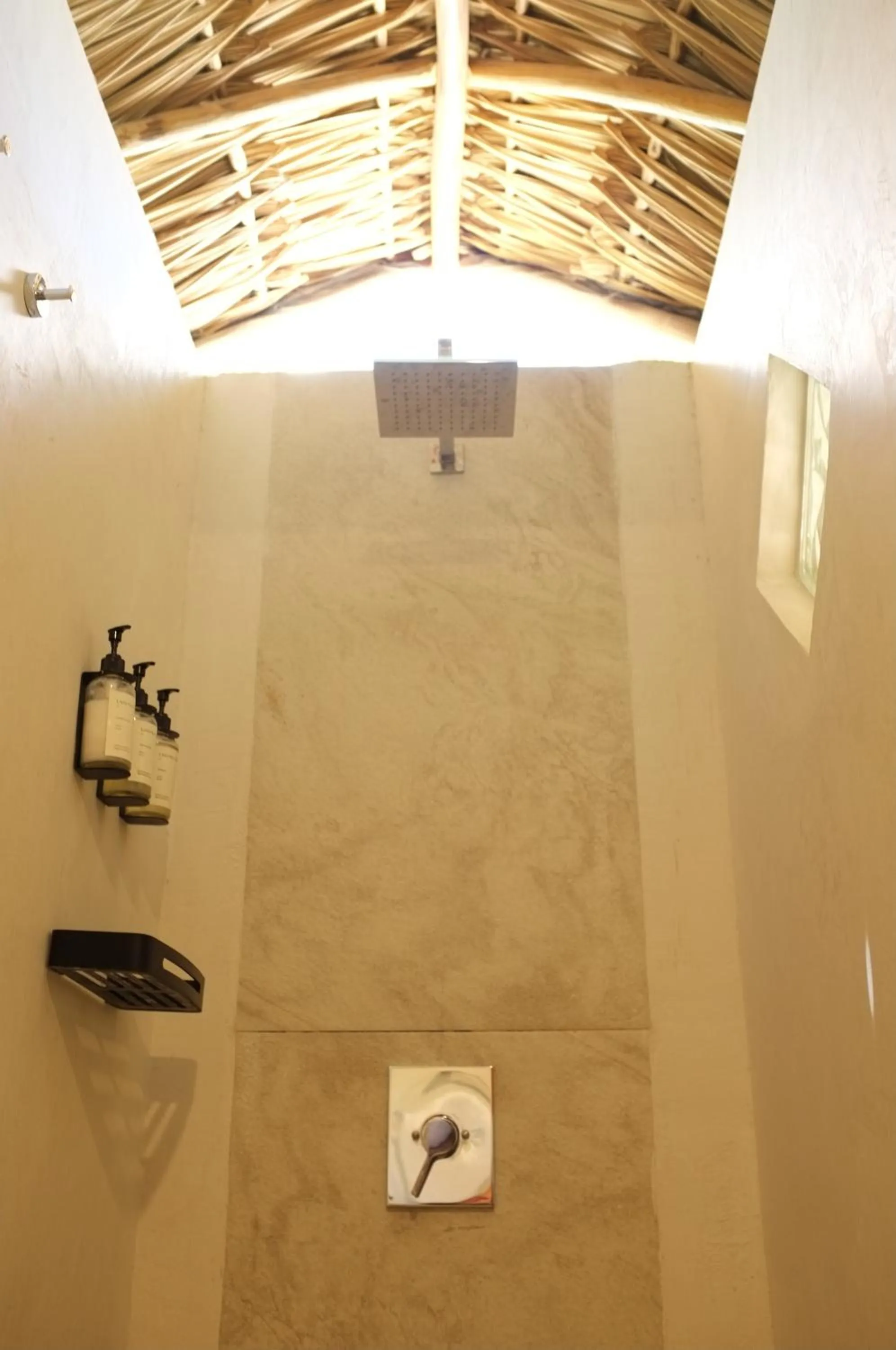 Bath in Hotel Circulo Bacalar