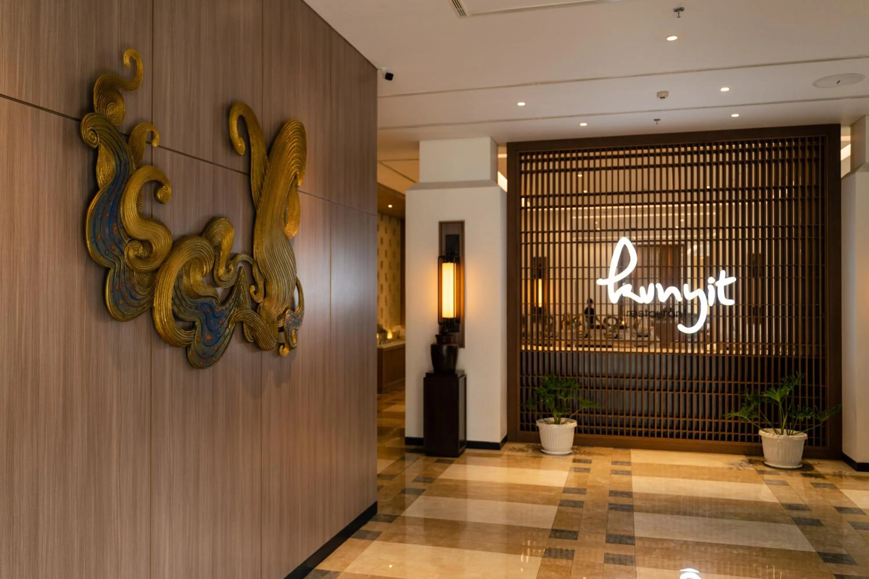 Restaurant/places to eat in Prime Park Hotel & Convention Lombok