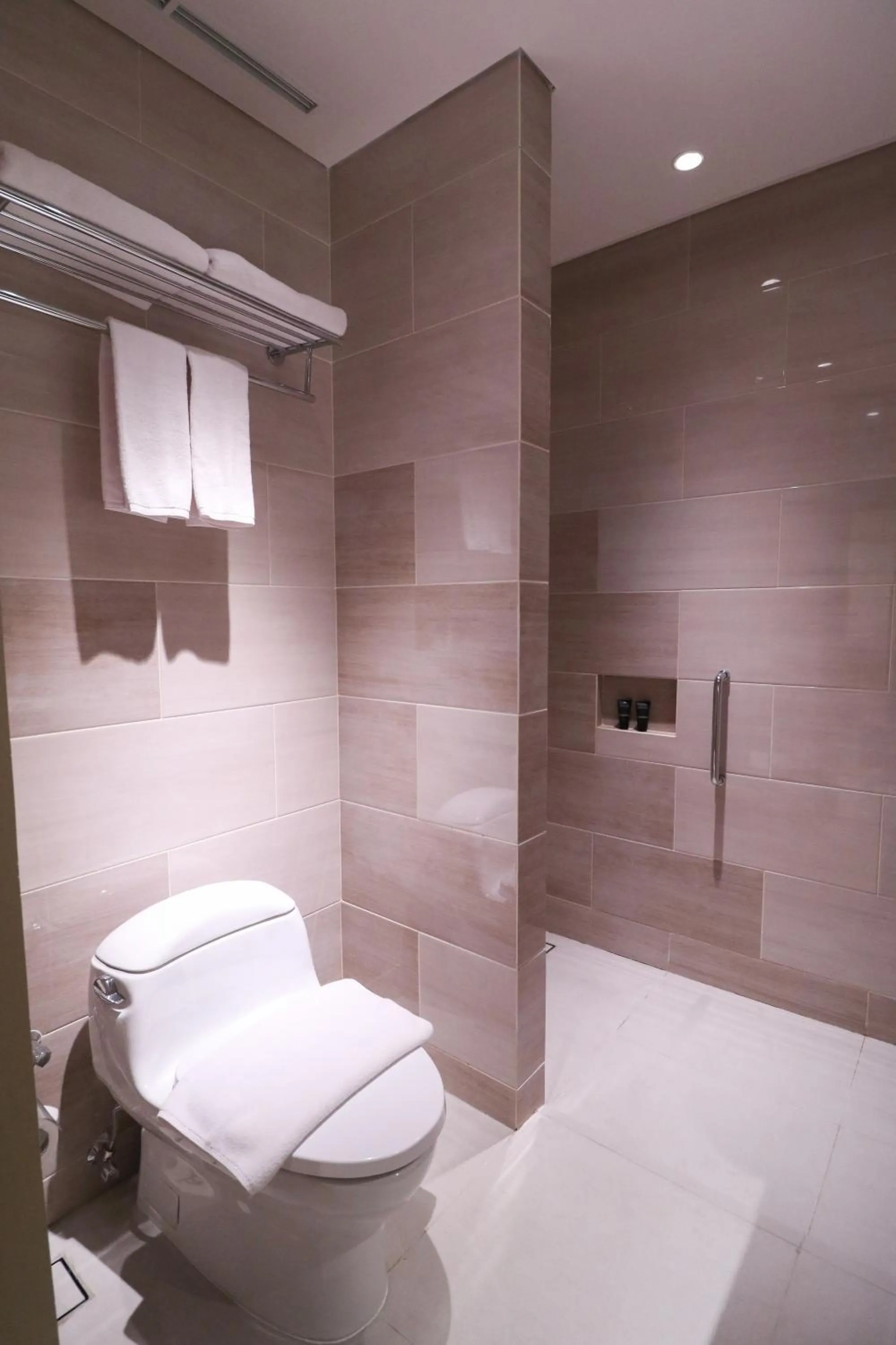 Bathroom in Prime Park Hotel & Convention Lombok