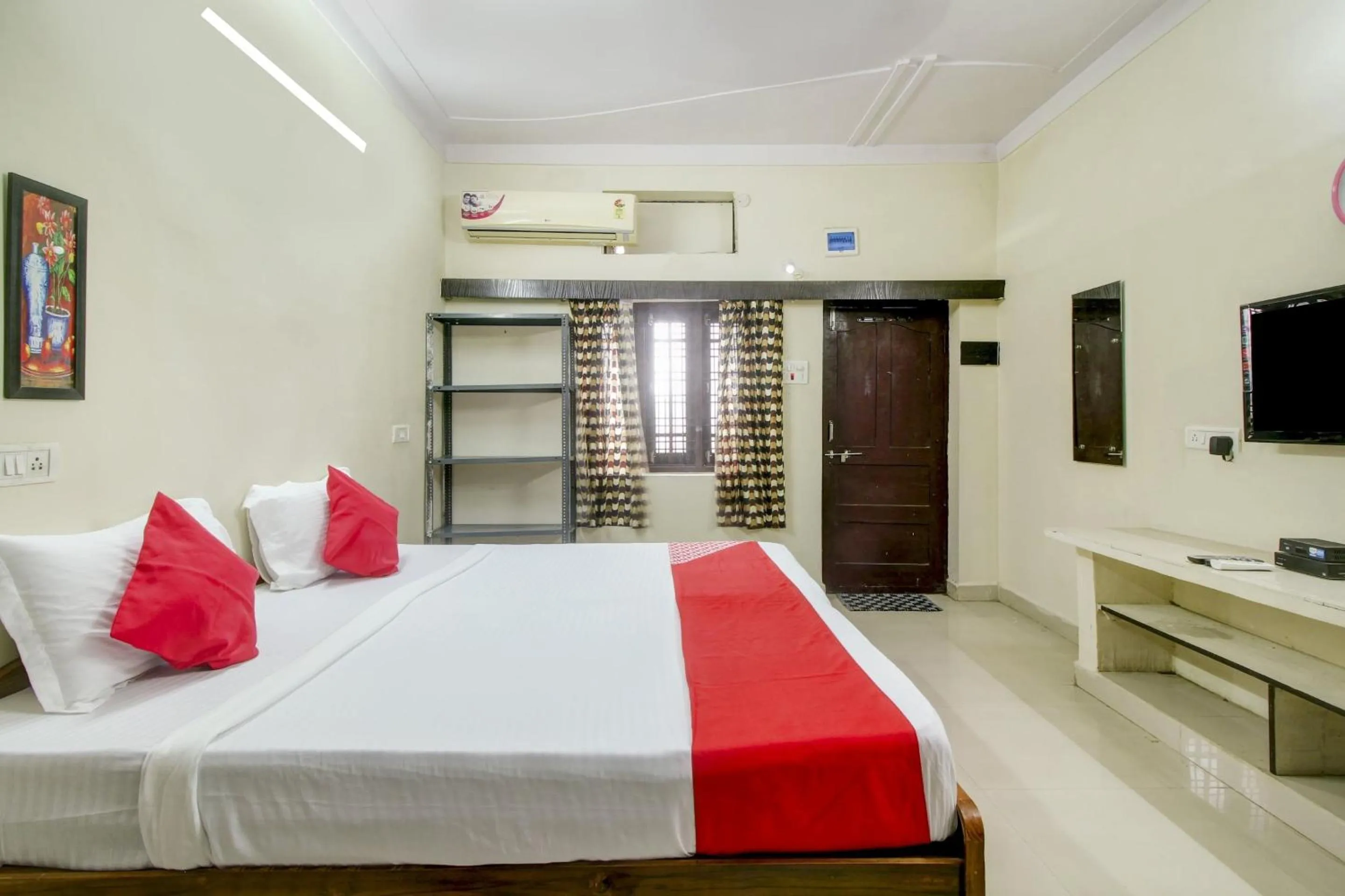 Bedroom, Bed in Hotel O HAPPY RESIDENCY