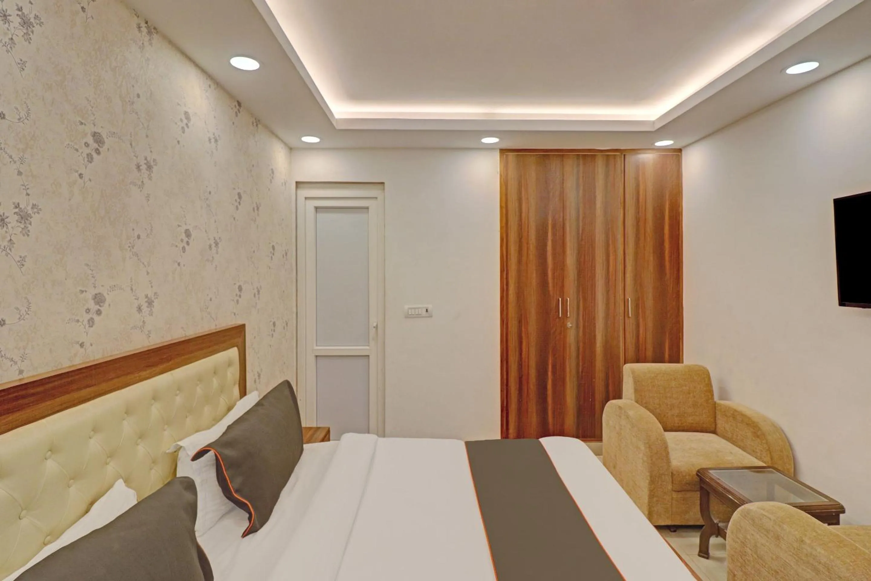 Bedroom, Bed in Collection O Spot Light Near Tughlakabad Station Metro Station