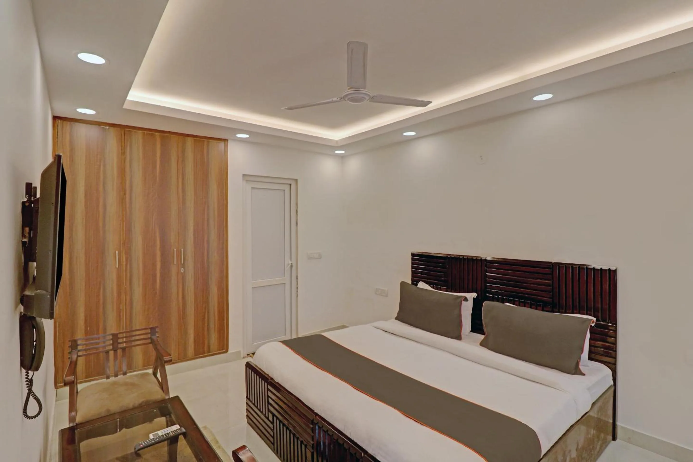 Bedroom, Bed in Collection O Spot Light Near Tughlakabad Station Metro Station