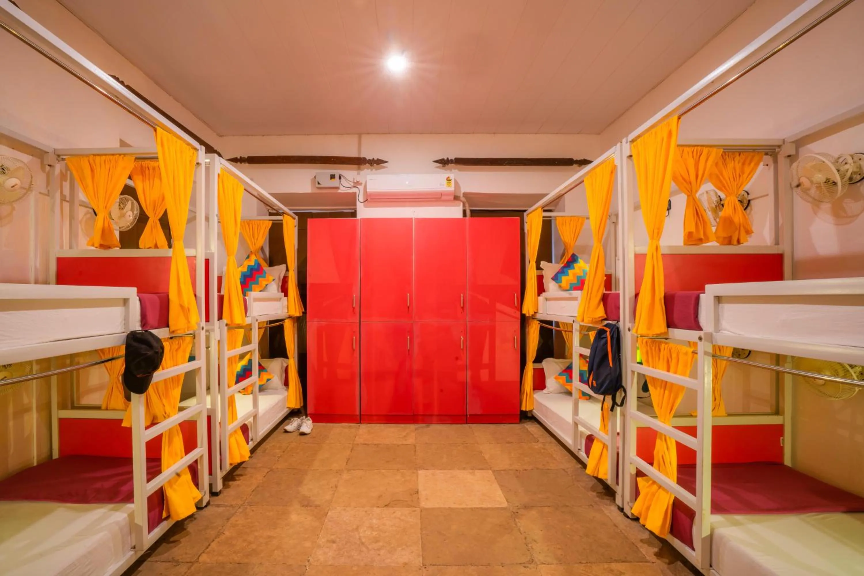 Bedroom, Bed in goSTOPS Lite Goa, Calangute