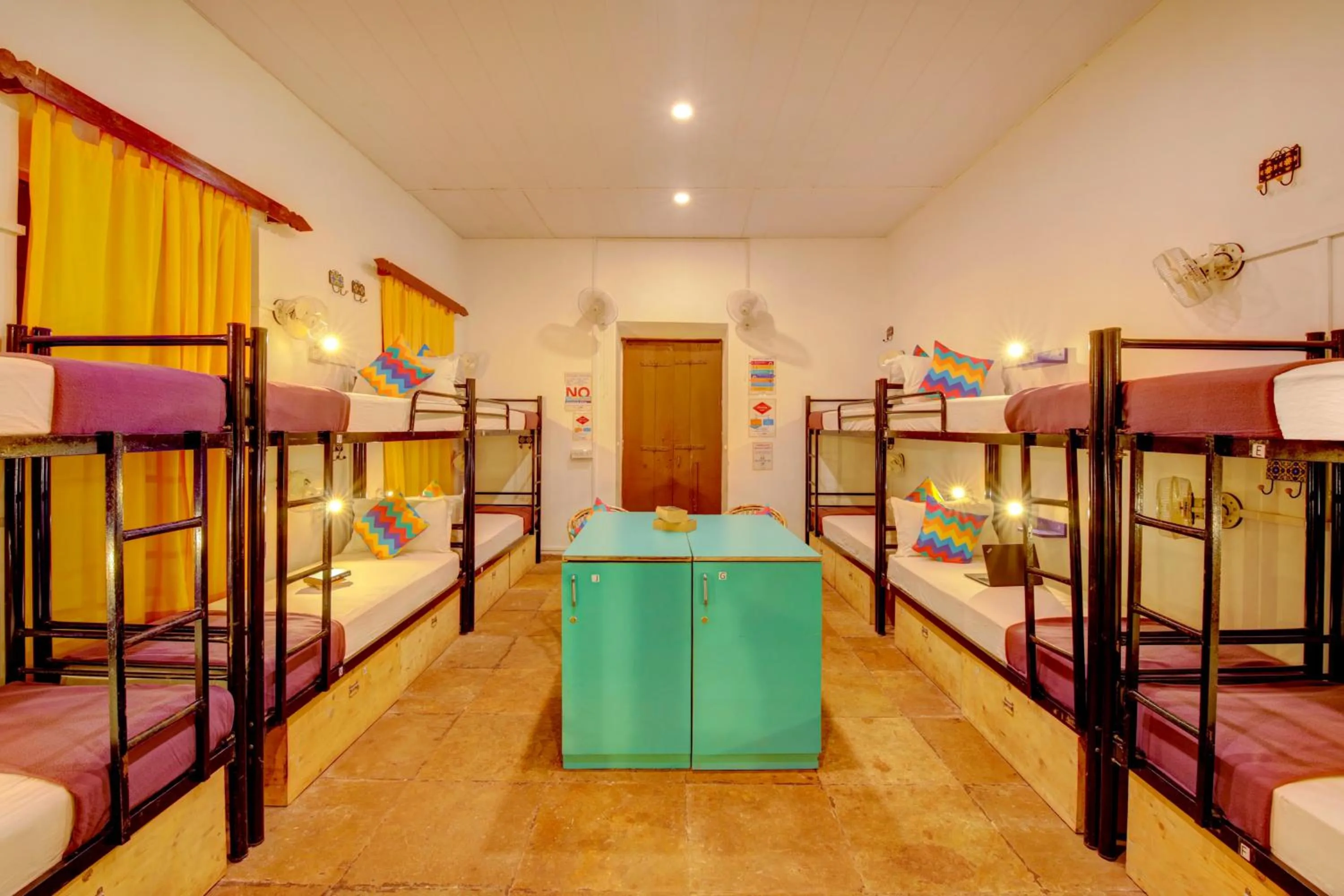 Bed in goSTOPS Lite Goa, Calangute