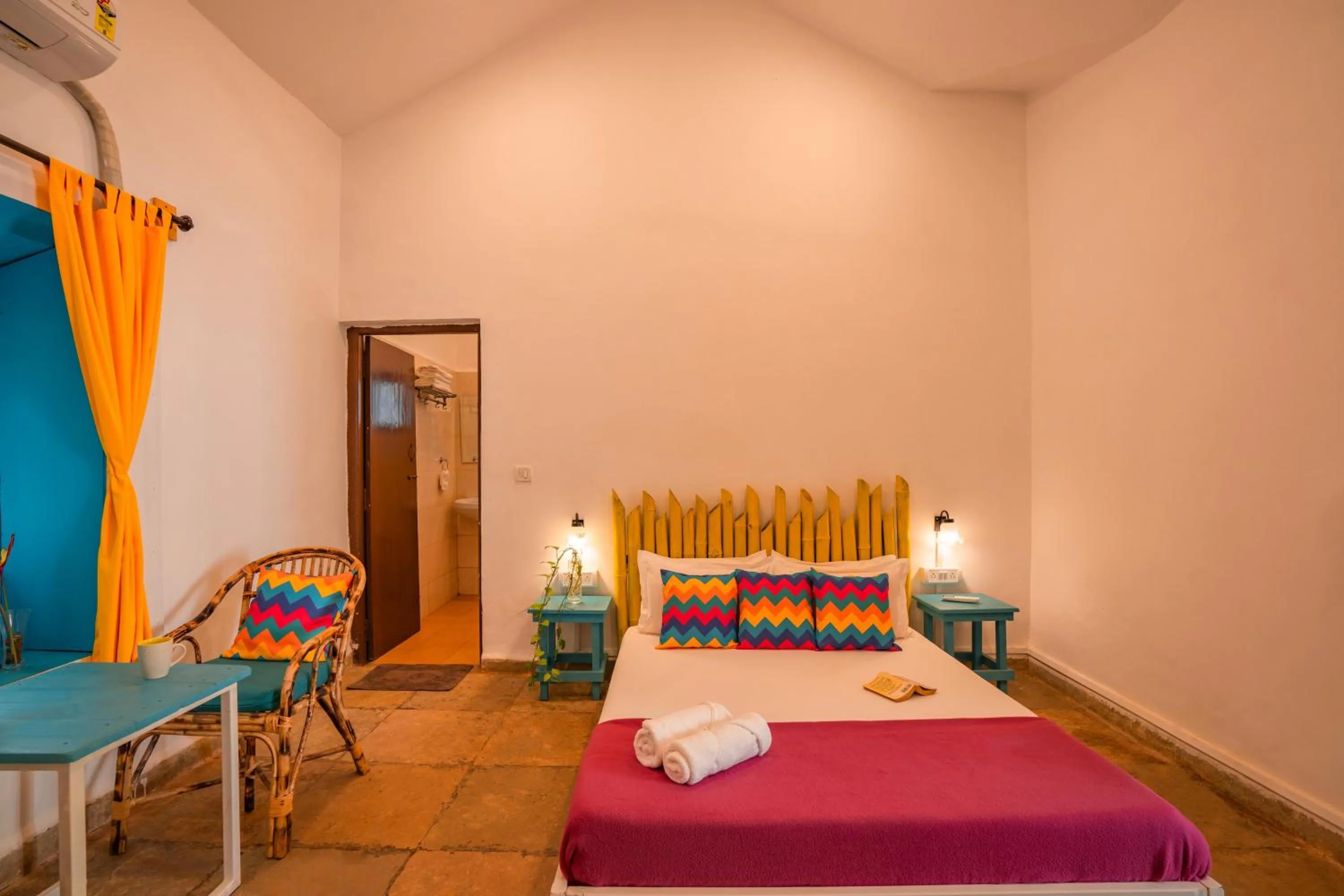 Bed in goSTOPS Lite Goa, Calangute