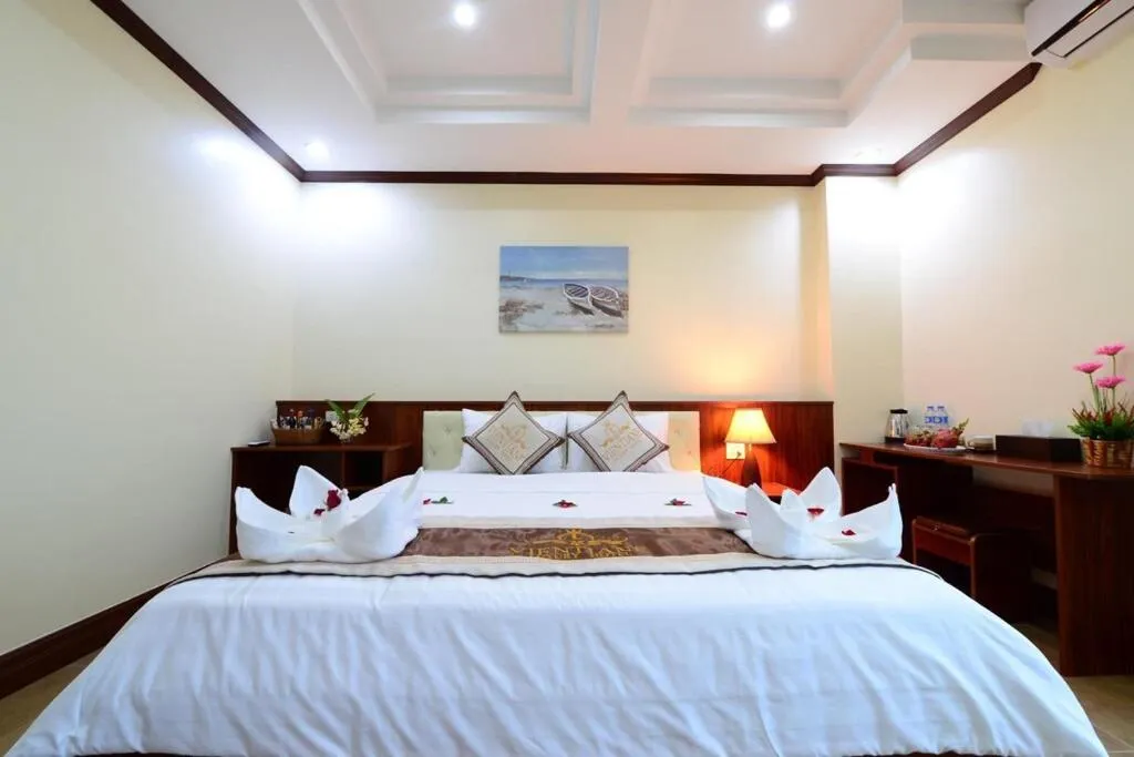 Bed in Vientiane Luxury Hotel