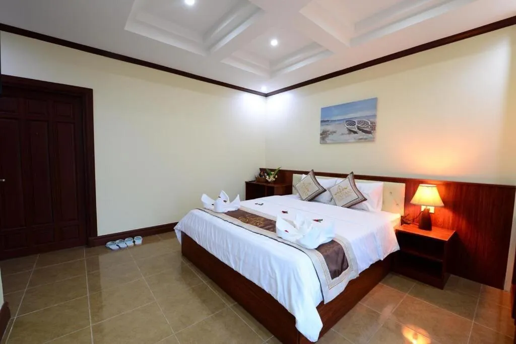Bed in Vientiane Luxury Hotel
