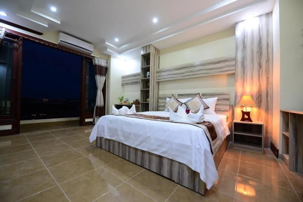 Bed in Vientiane Luxury Hotel