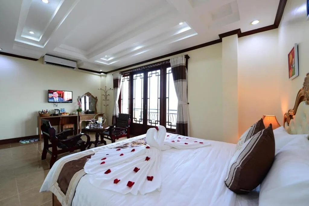 Bed in Vientiane Luxury Hotel