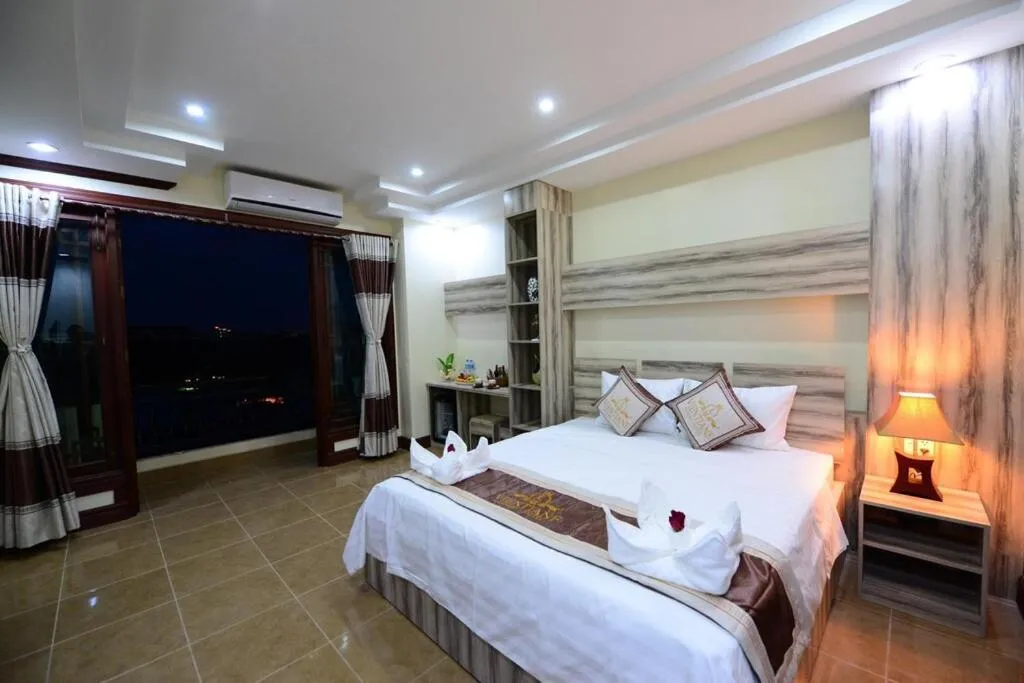 Bed in Vientiane Luxury Hotel