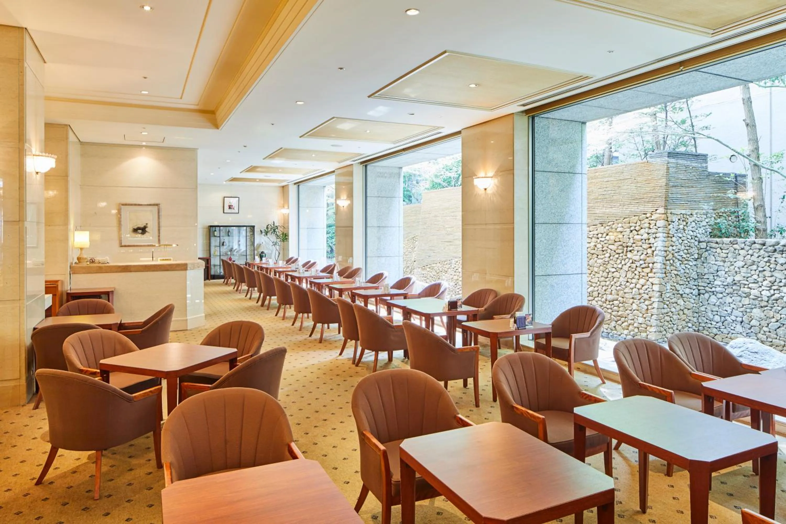 Restaurant/places to eat in Hotel Le Port Kojimachi