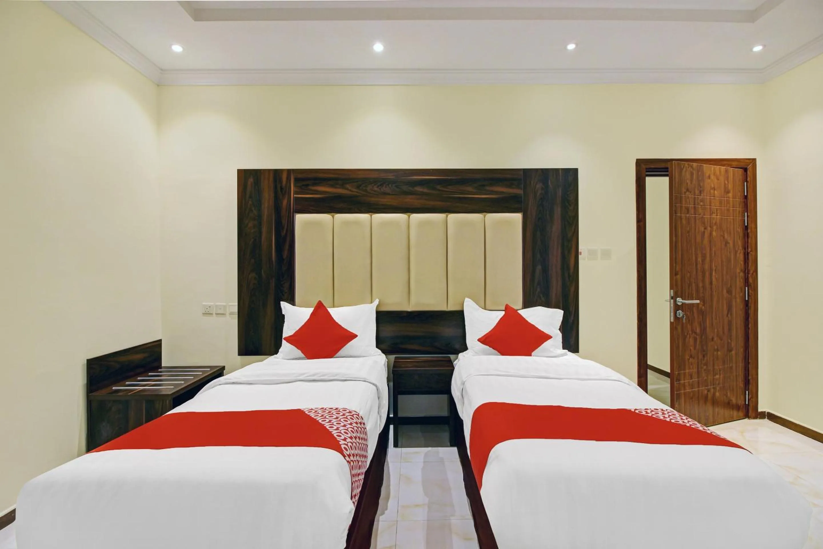 Bedroom, Bed in Al Tamayoz Al Raqi - Hiraa