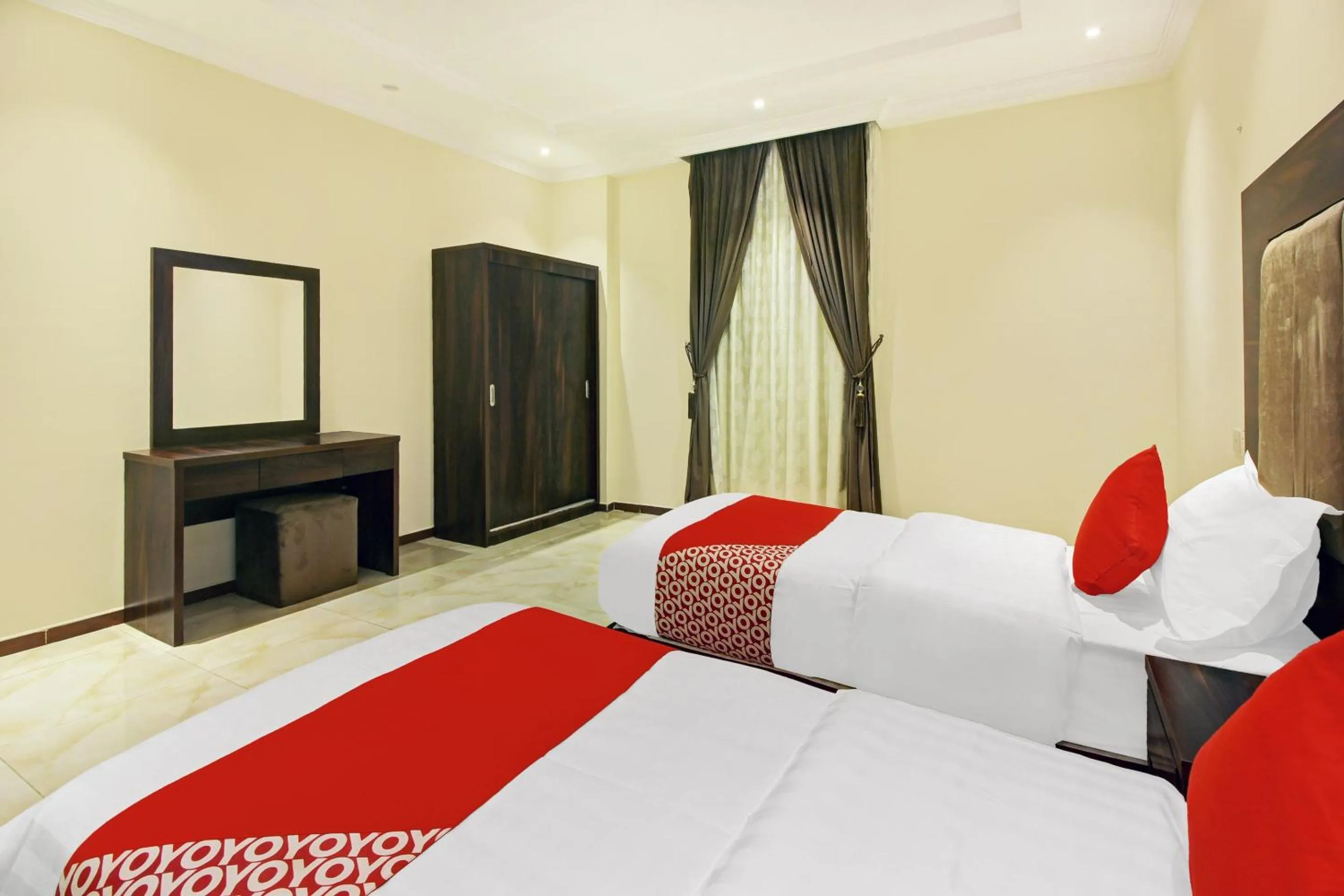 Bedroom, Bed in Al Tamayoz Al Raqi - Hiraa