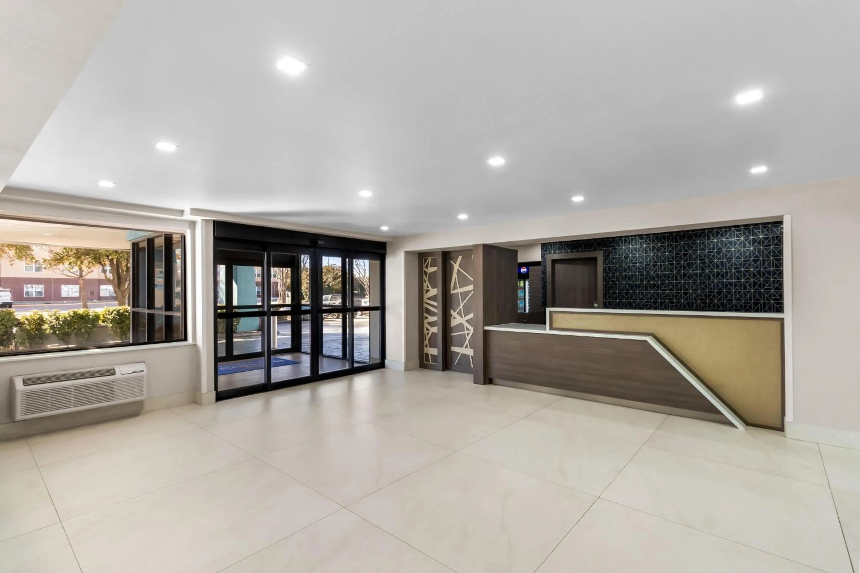Lobby or reception in Baymont by Wyndham Arlington At Six Flags Dr