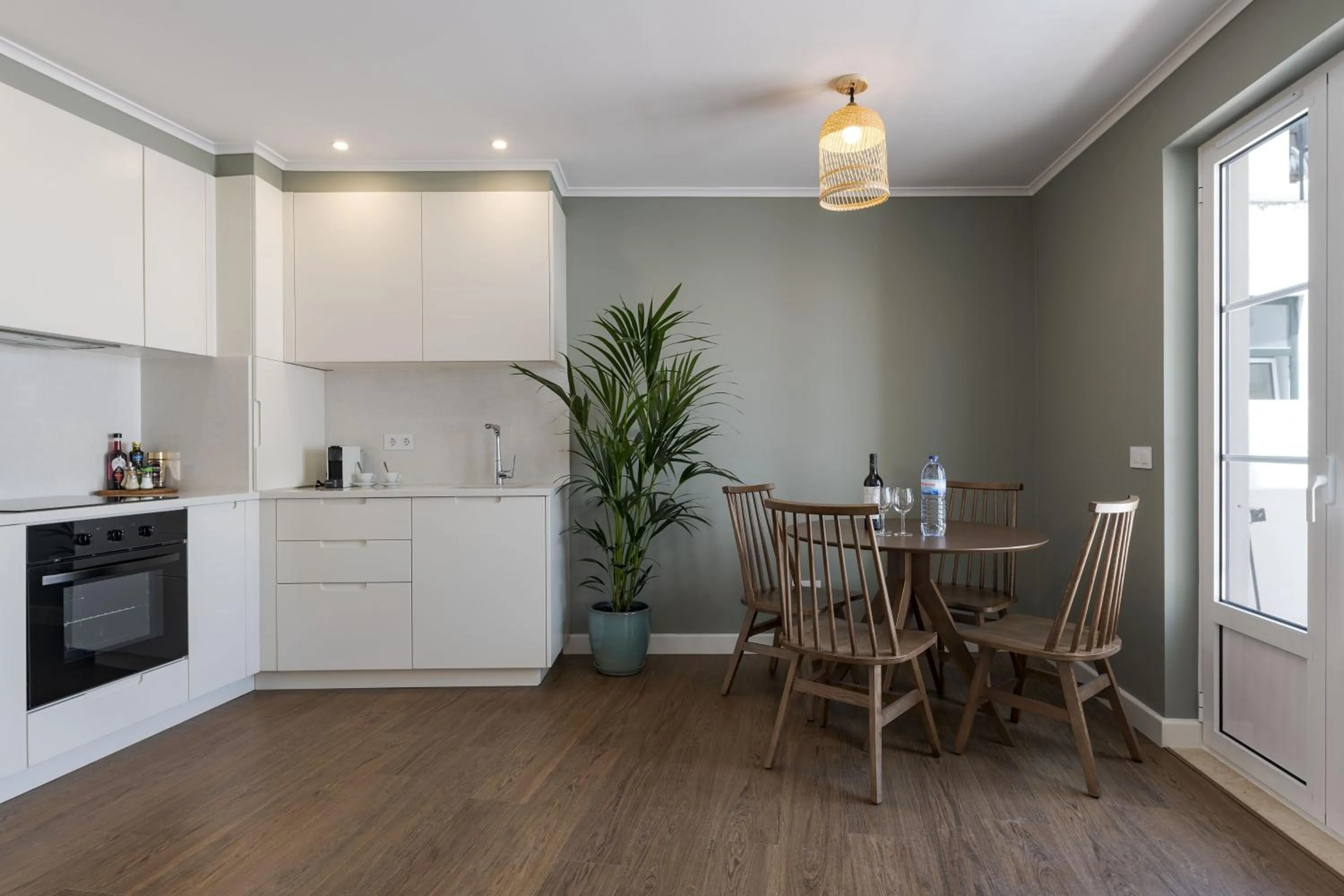 Kitchen or kitchenette in Peixeira Studios and Apartments