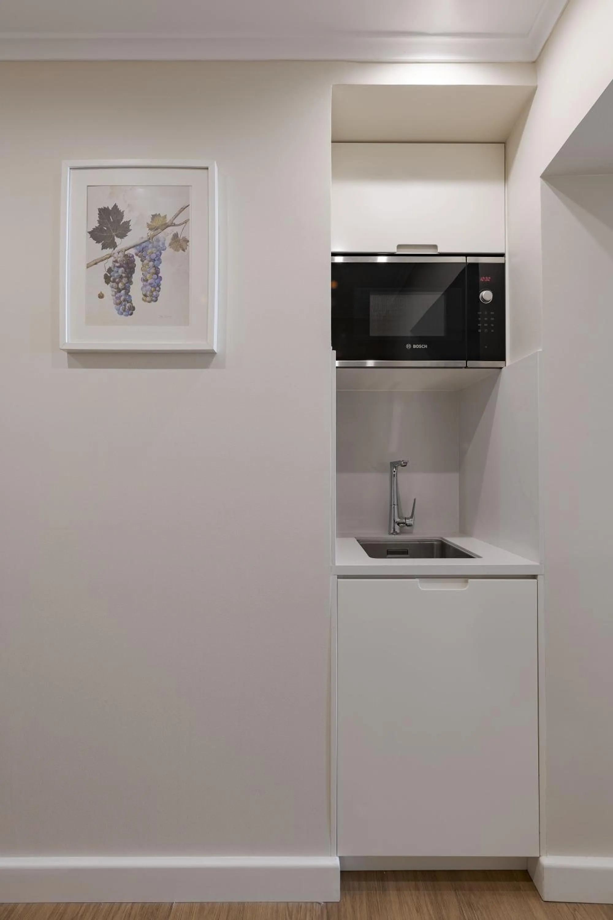 Kitchen or kitchenette in Peixeira Studios and Apartments