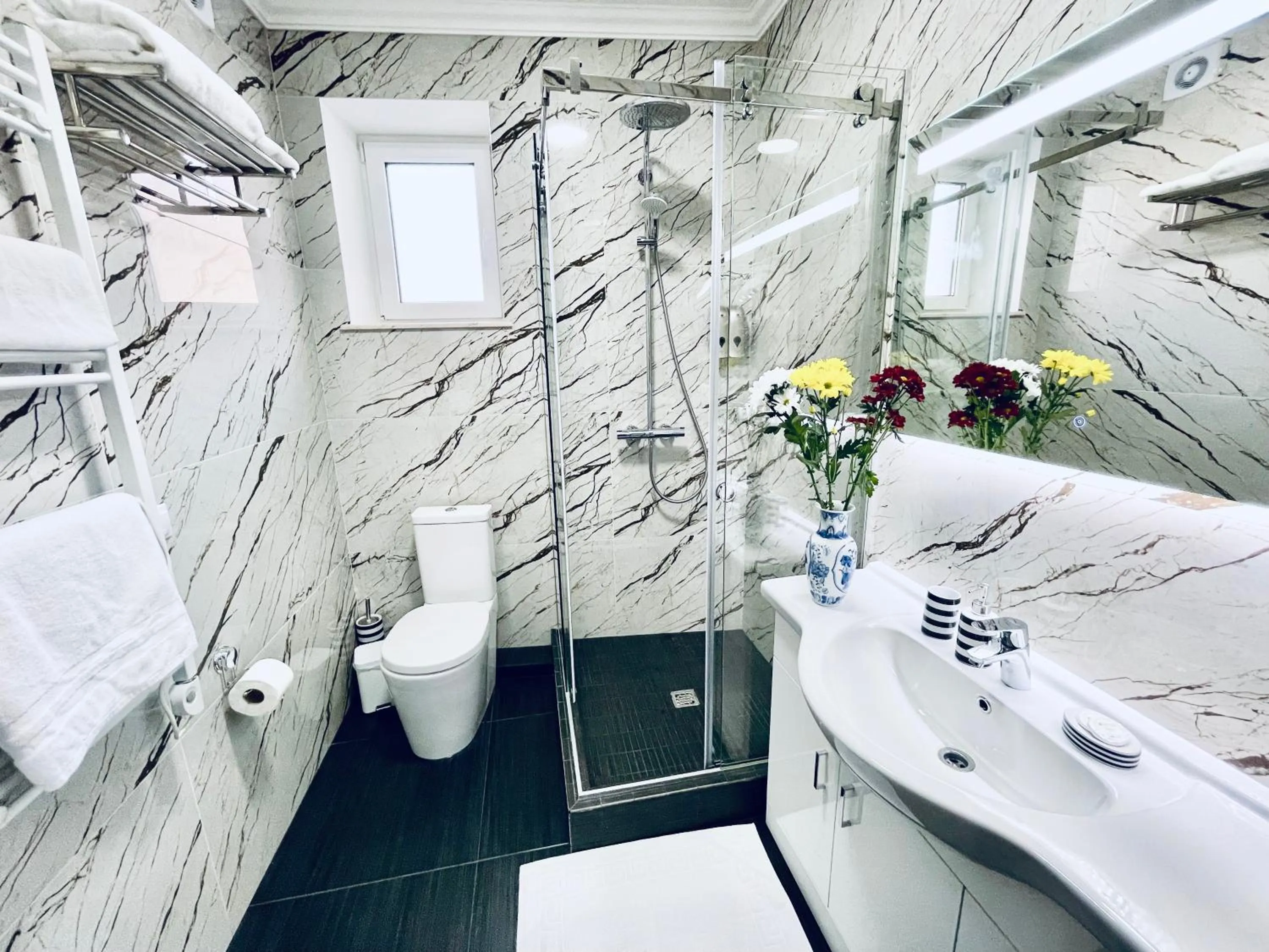 Bathroom in Premier City Apart Hotel Chisinau